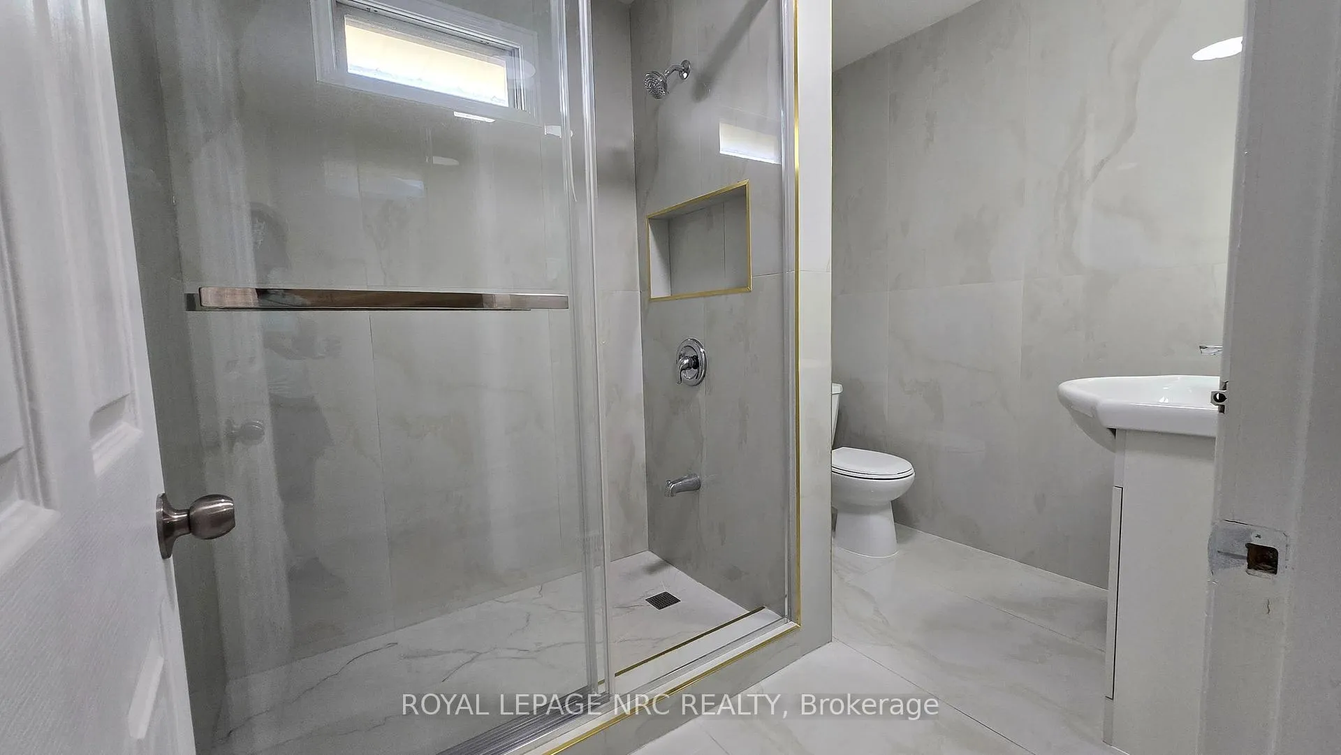 Photo 7 of 4425 Hiram Street, Niagara Falls, Downtown — HOMEH
