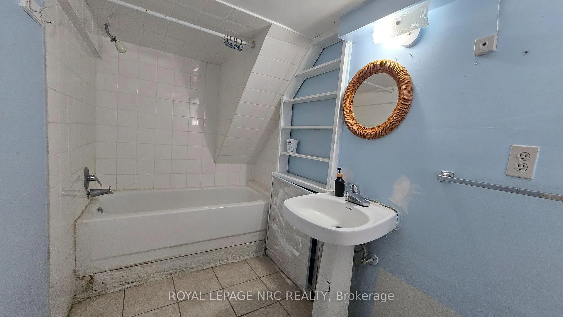 Photo 34 of 4425 Hiram Street, Niagara Falls, Downtown — HOMEH