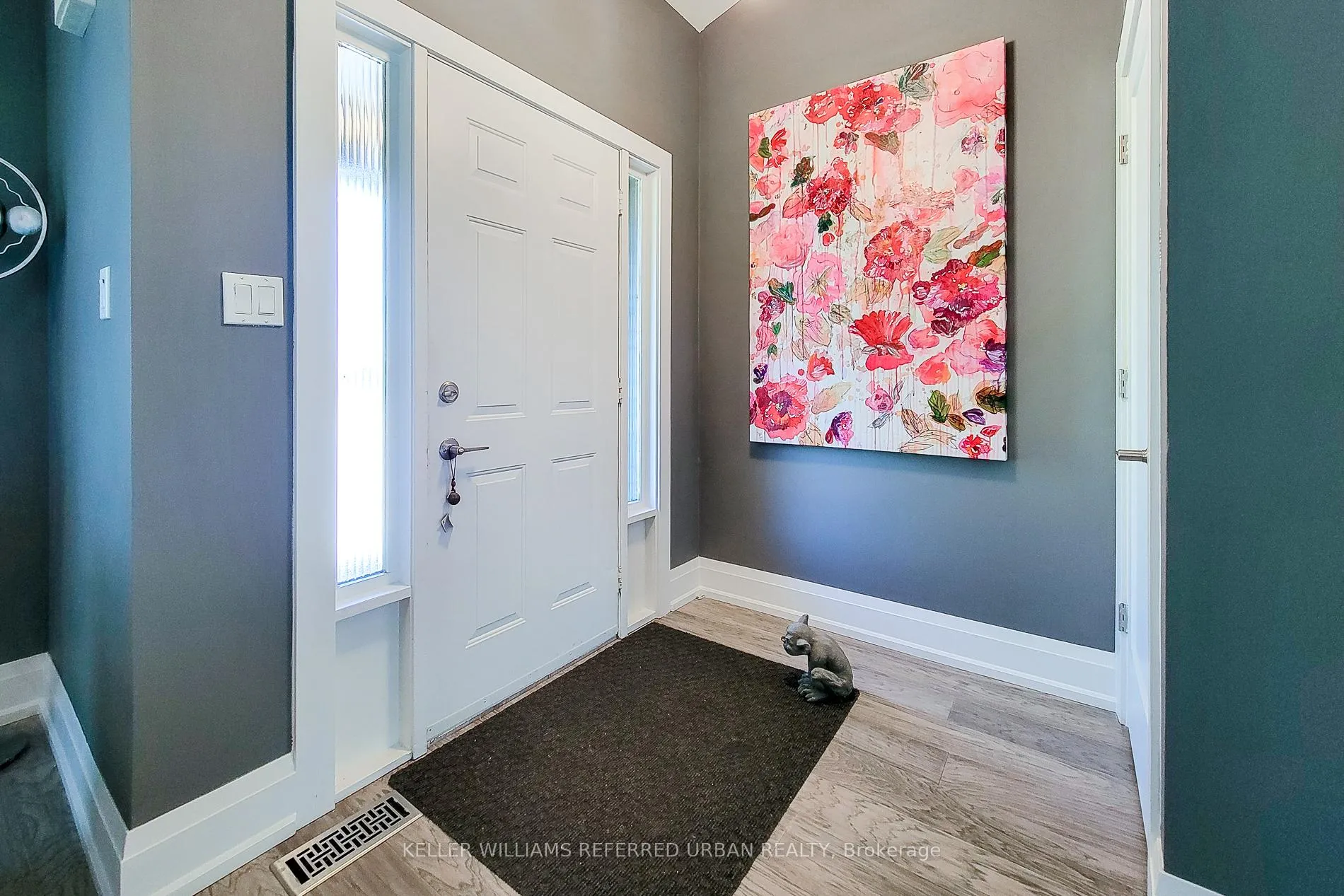 Photo 2 of 680 Powell Court, Burlington, Brant — HOMEH