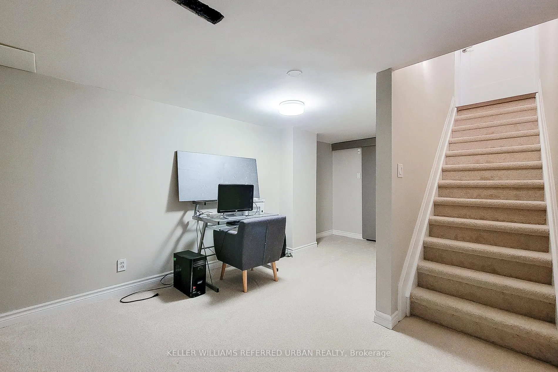 Photo 16 of 680 Powell Court, Burlington, Brant — HOMEH