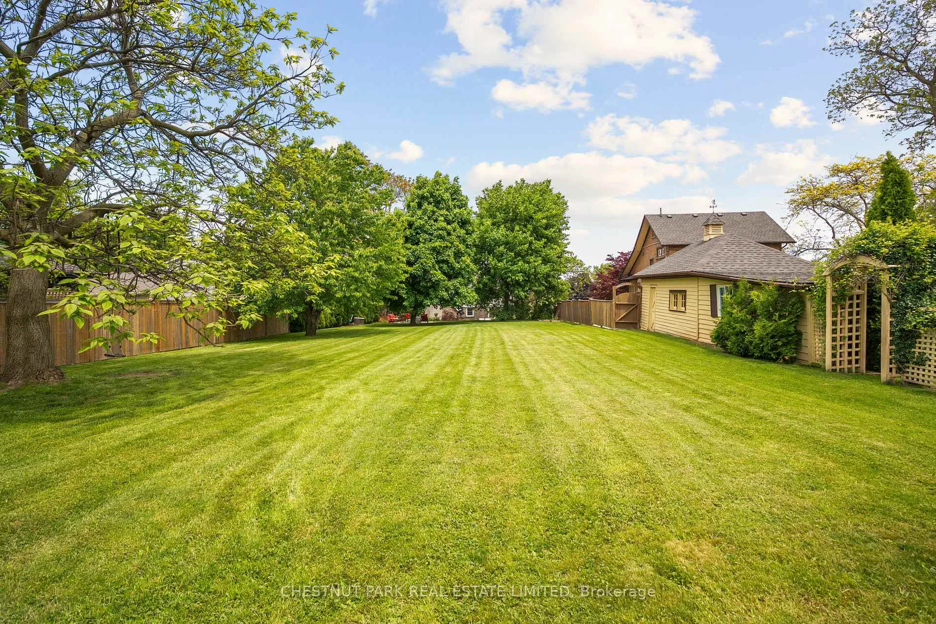Photo 2 of 5170 King Street, Lincoln, Beamsville — HOMEH