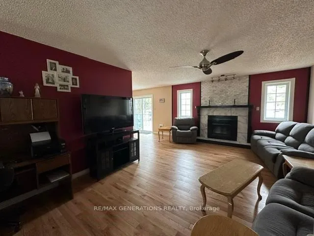 Photo 4 of 46 Bastedo Crescent, Marathon — HOMEH