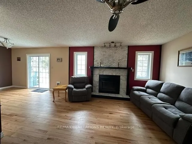 Photo 5 of 46 Bastedo Crescent, Marathon — HOMEH