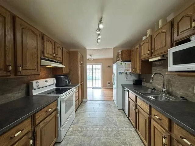Photo 14 of 46 Bastedo Crescent, Marathon — HOMEH