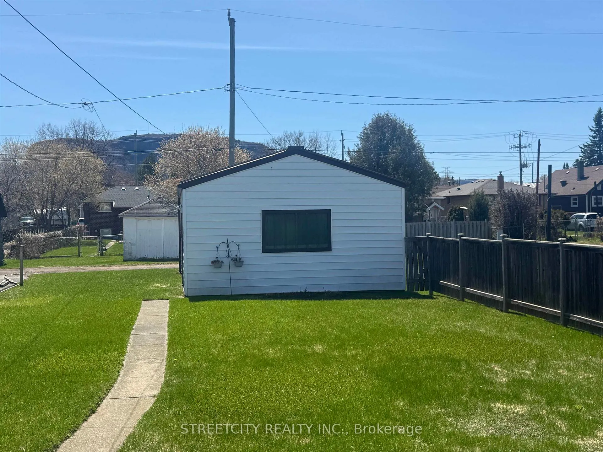 Photo 3 of 308 Christina St W, Thunder Bay, Westfort — HOMEH