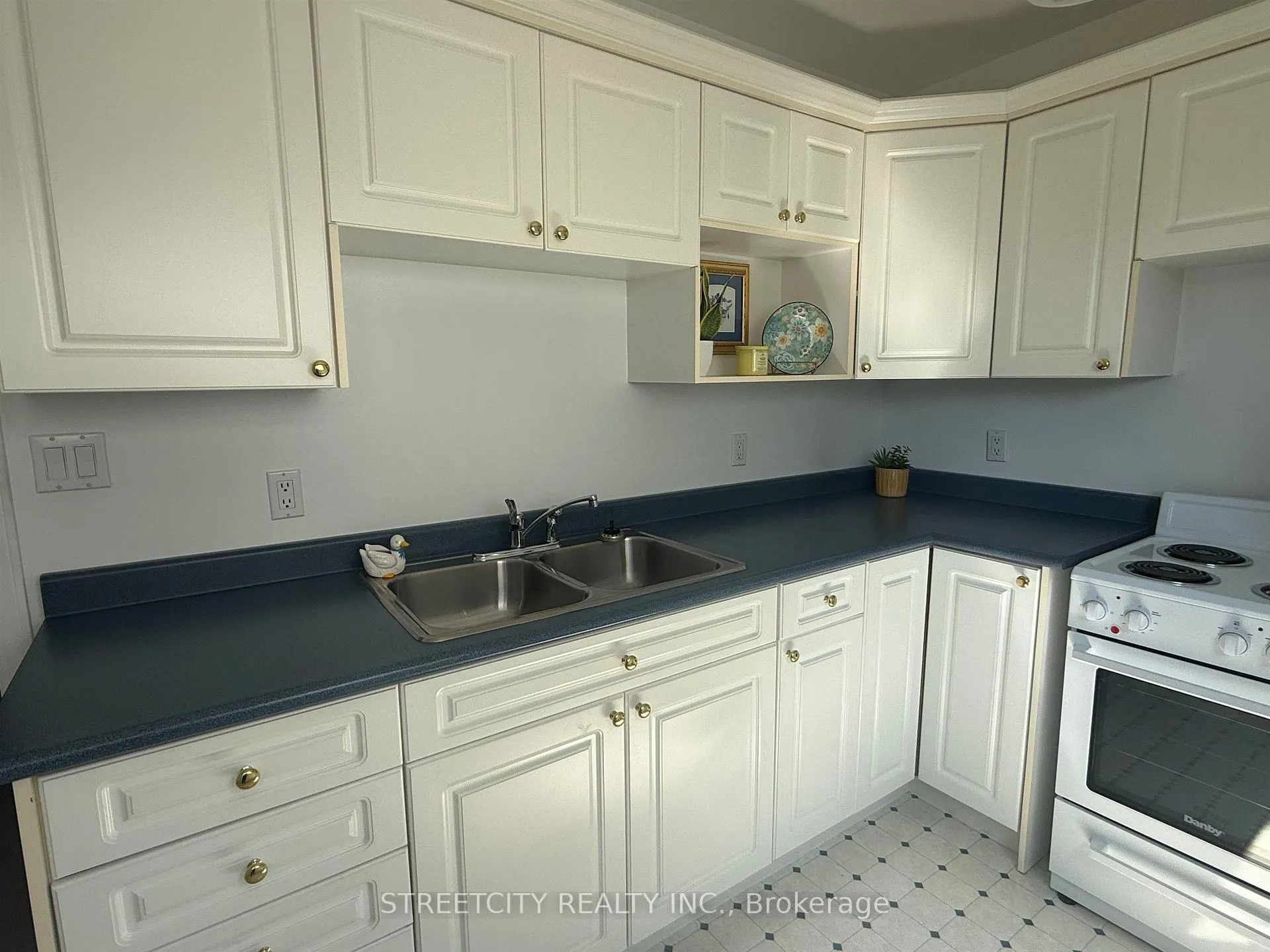 Photo 8 of 308 Christina St W, Thunder Bay, Westfort — HOMEH