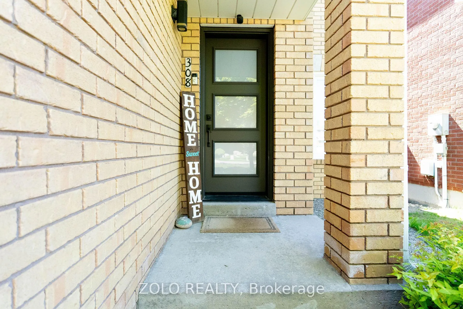 Photo 2 of 308 Howden Crescent, Orangeville — HOMEH