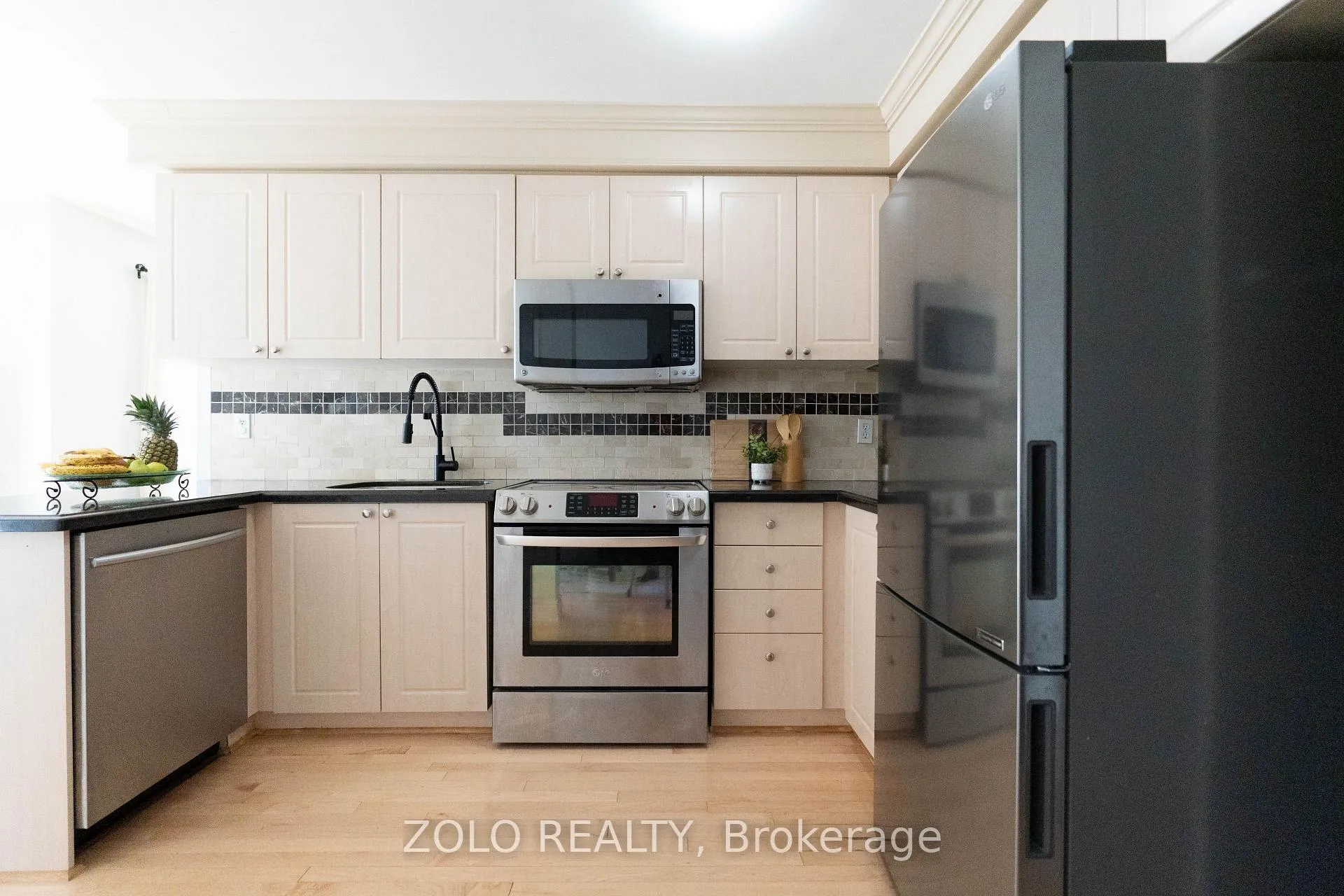 Photo 10 of 308 Howden Crescent, Orangeville — HOMEH