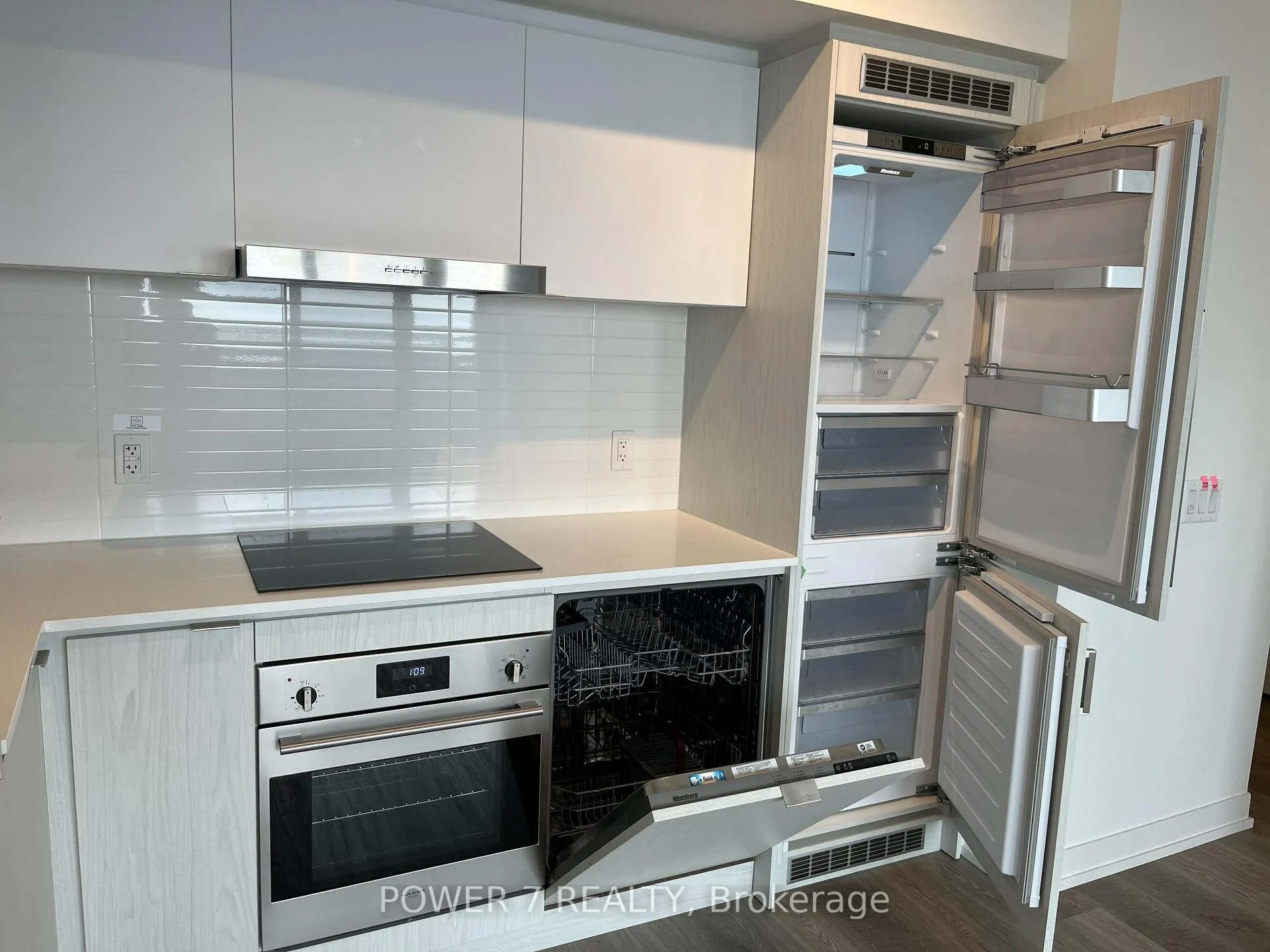 Photo 4 of Unit 4511, 55 Cooper Street, Toronto, Waterfront Communities — HOMEH