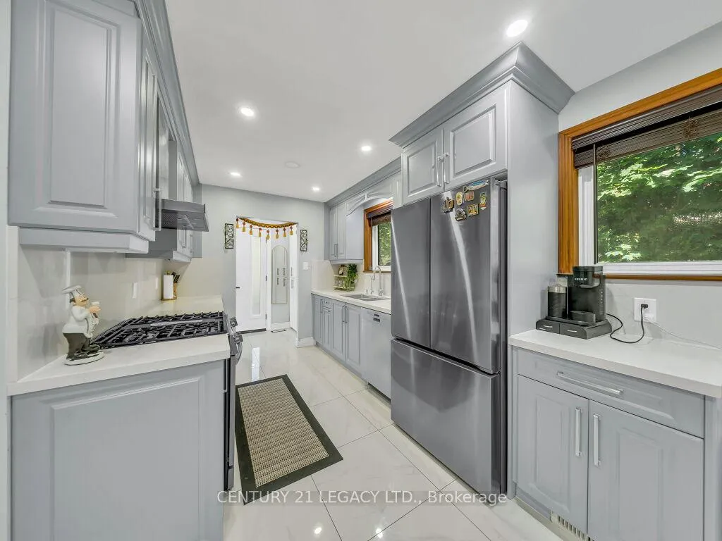 Photo 14 of 957 Francis Road, Burlington, LaSalle — HOMEH