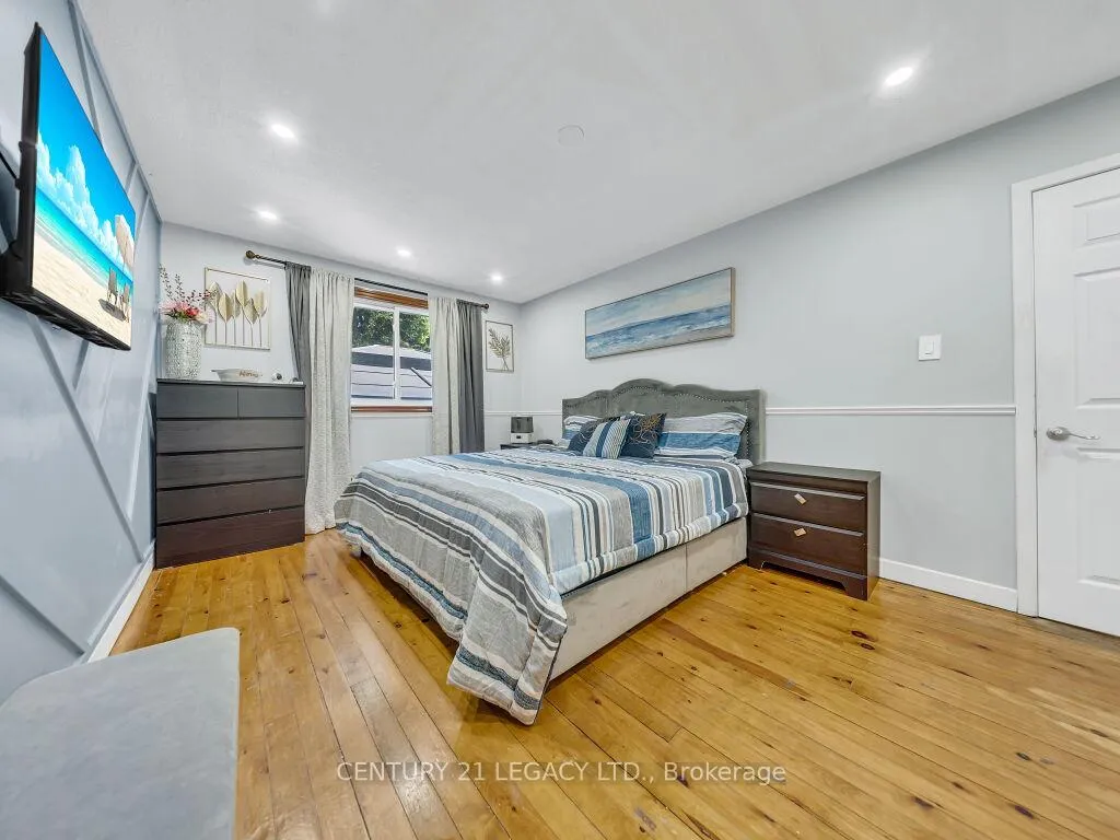 Photo 16 of 957 Francis Road, Burlington, LaSalle — HOMEH