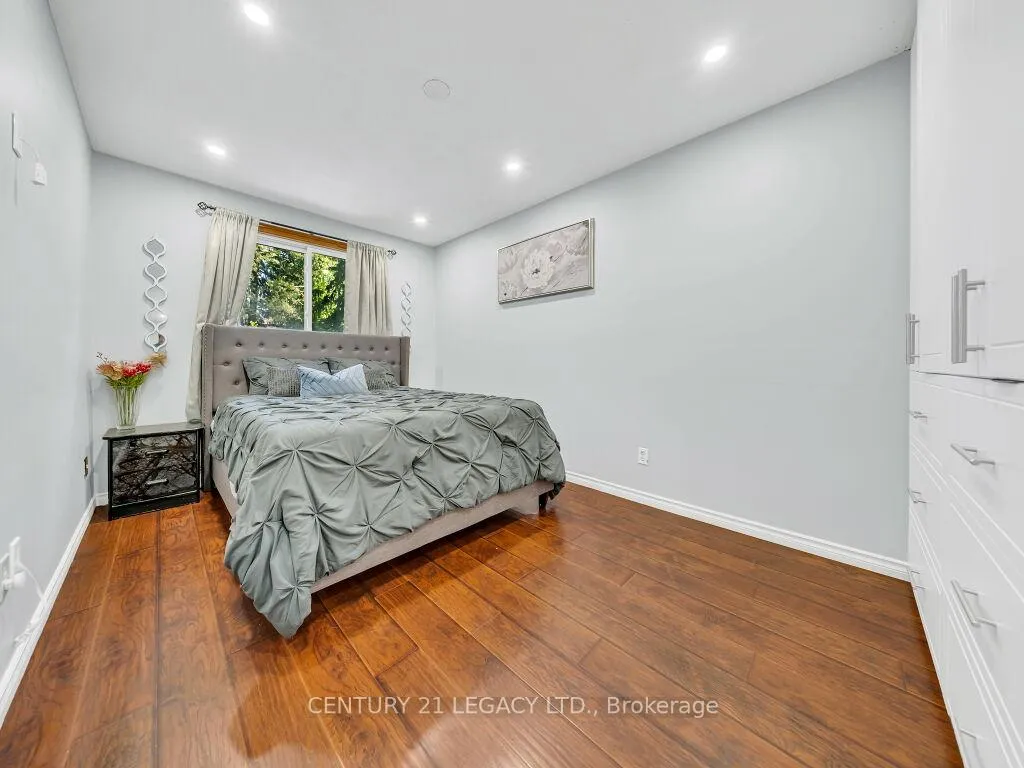 Photo 17 of 957 Francis Road, Burlington, LaSalle — HOMEH