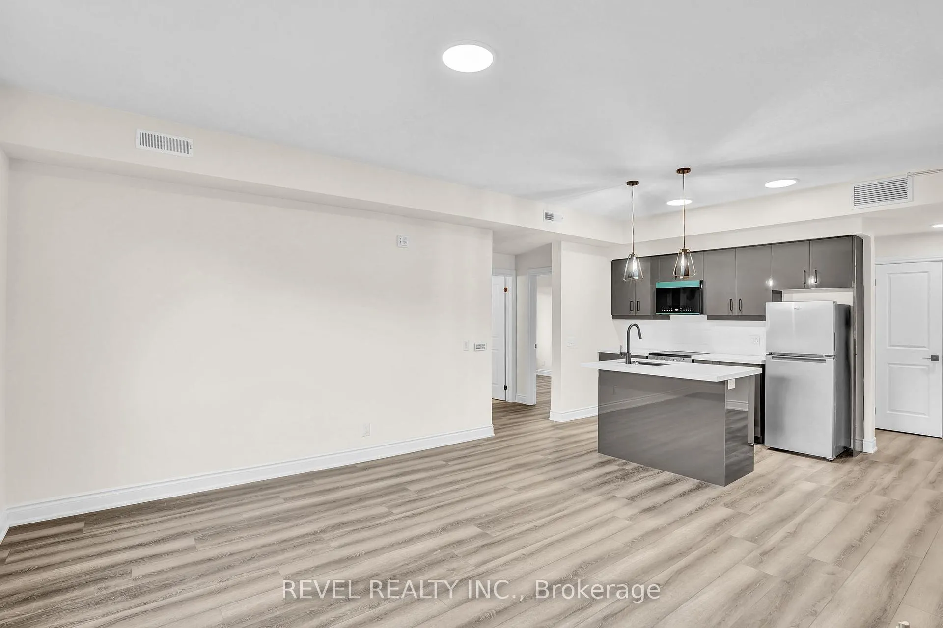 Photo 2 of Unit 2A, 261 King Street E, Hamilton, Stoney Creek — HOMEH