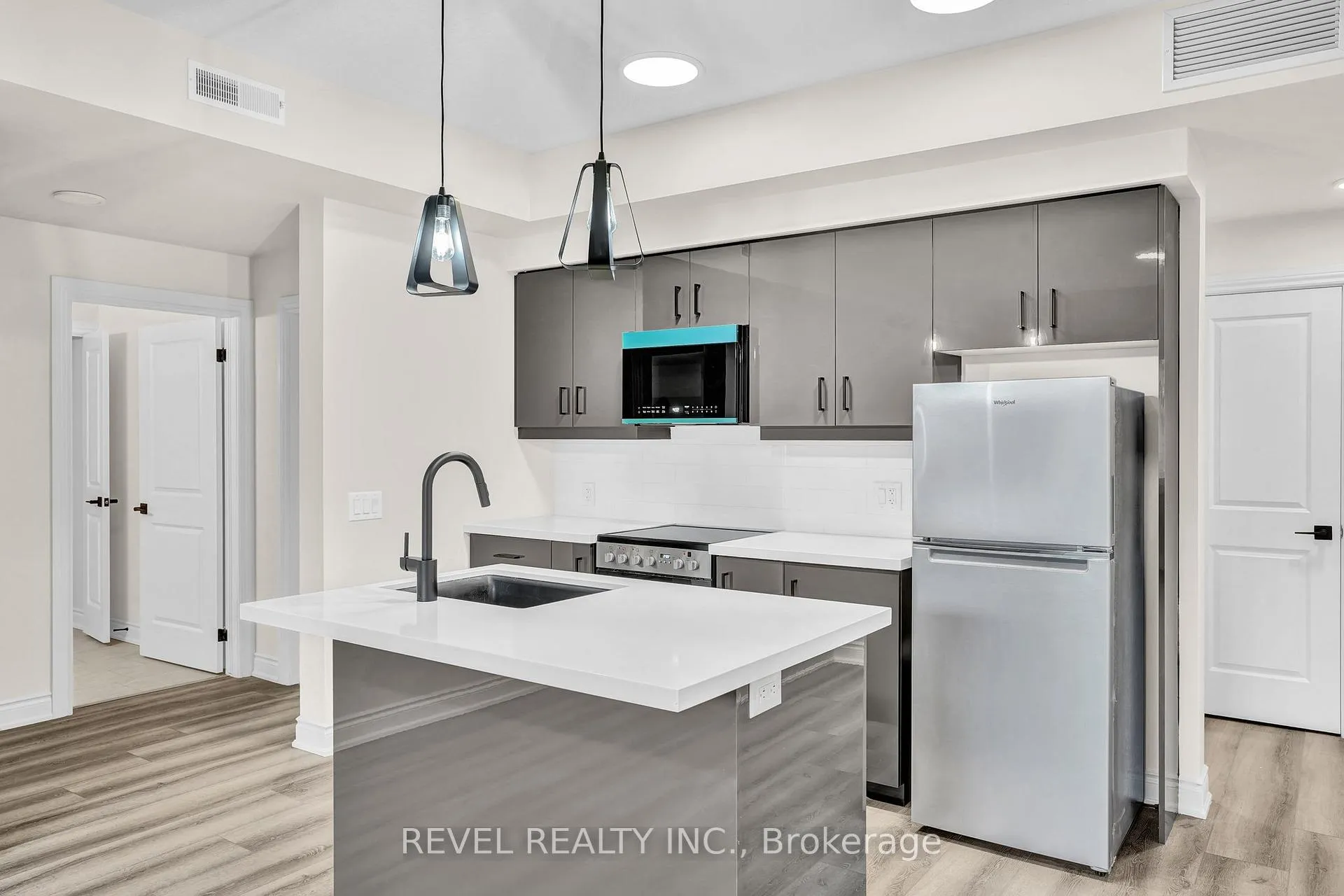 Photo 3 of Unit 2A, 261 King Street E, Hamilton, Stoney Creek — HOMEH
