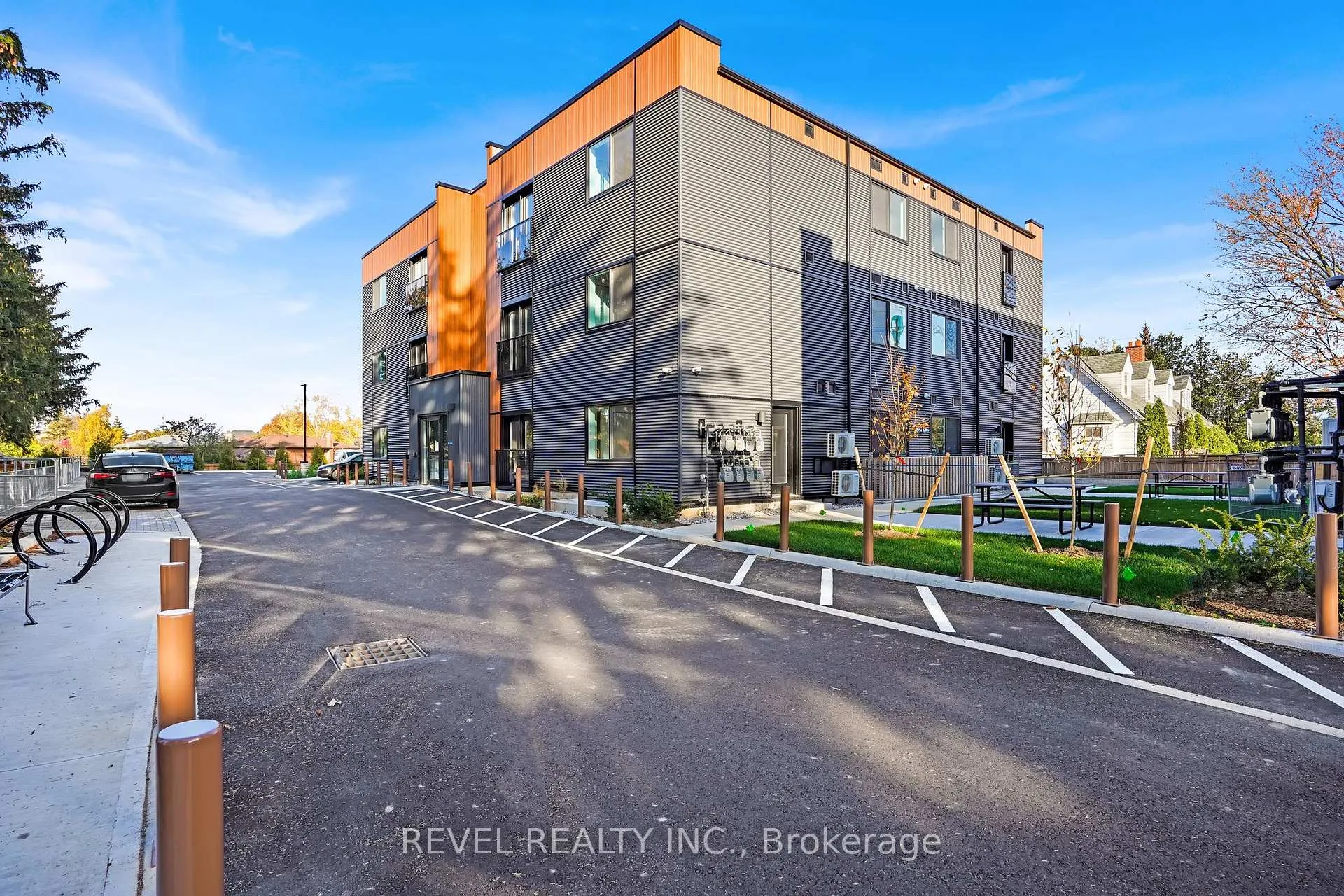 Photo 20 of Unit 2A, 261 King Street E, Hamilton, Stoney Creek — HOMEH