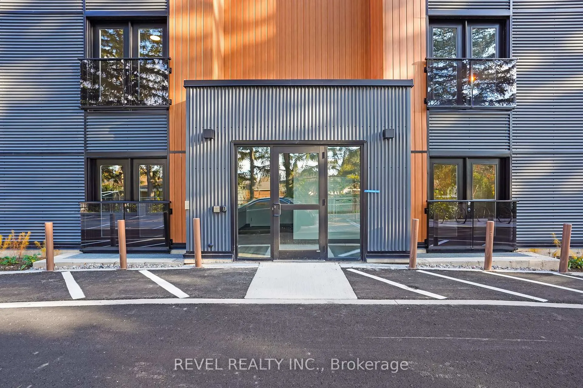 Photo 21 of Unit 2A, 261 King Street E, Hamilton, Stoney Creek — HOMEH