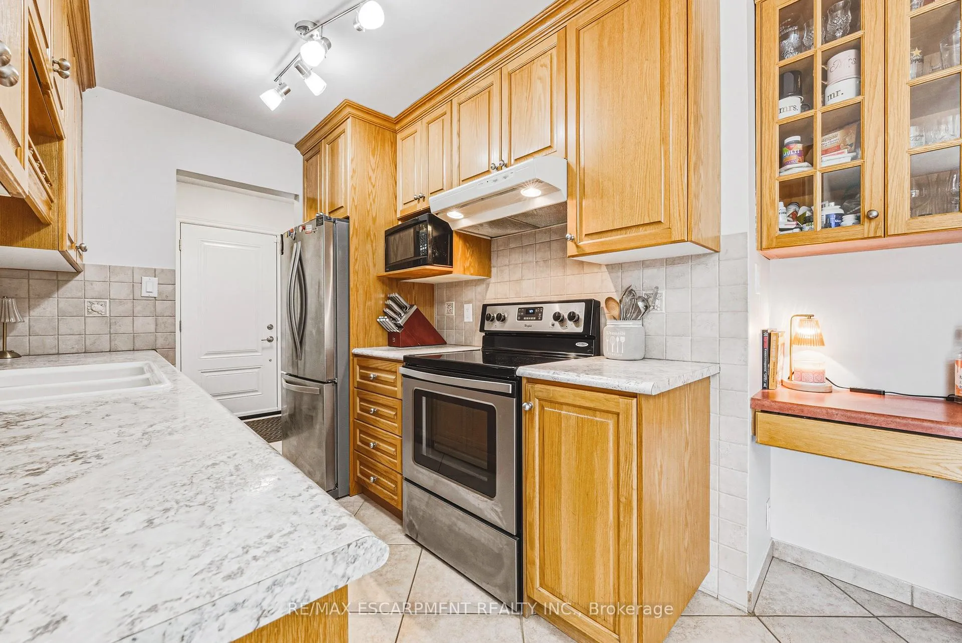 Photo 9 of 32 Ainsworth Street, Hamilton, Stoney Creek Mountain — HOMEH
