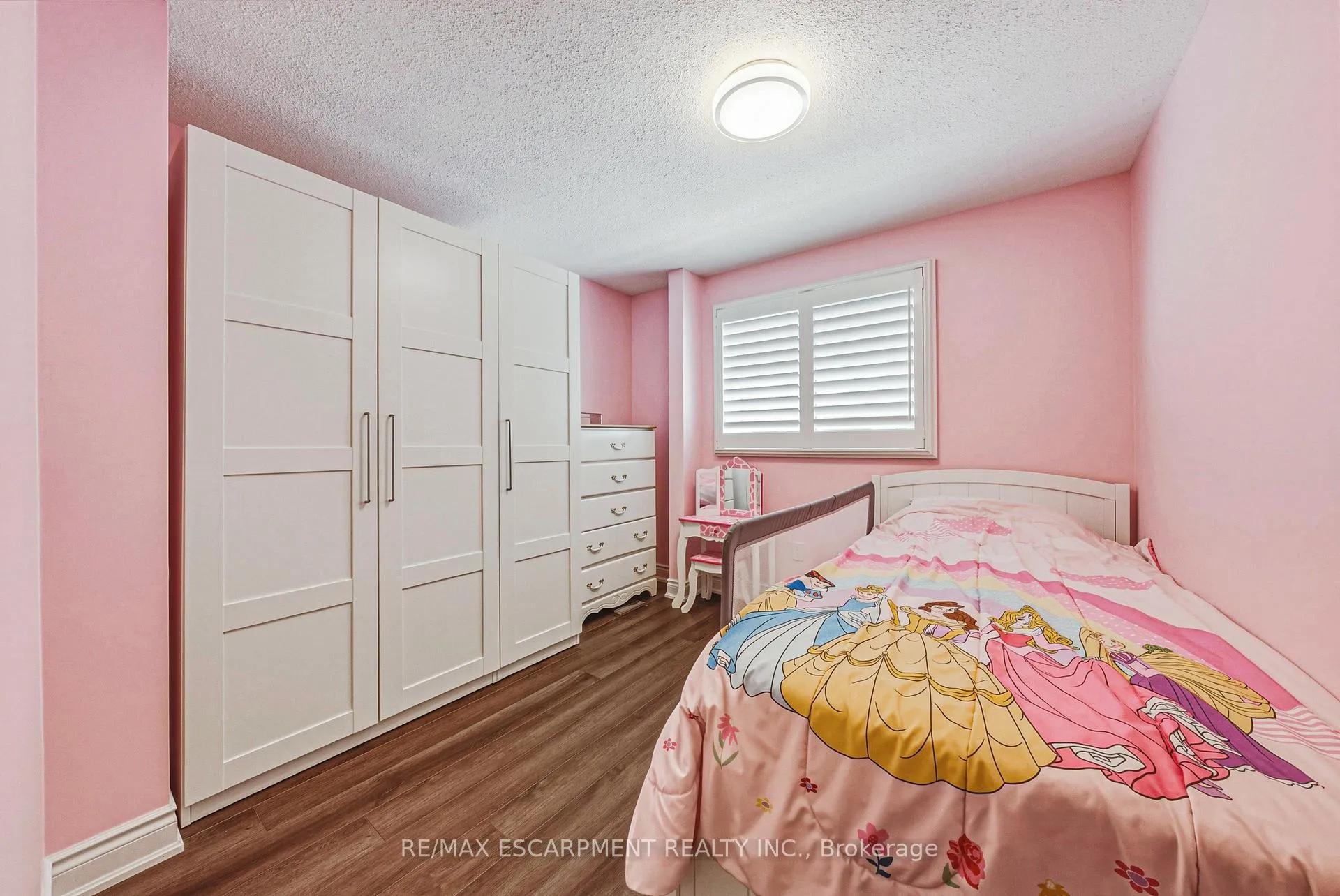 Photo 13 of 32 Ainsworth Street, Hamilton, Stoney Creek Mountain — HOMEH