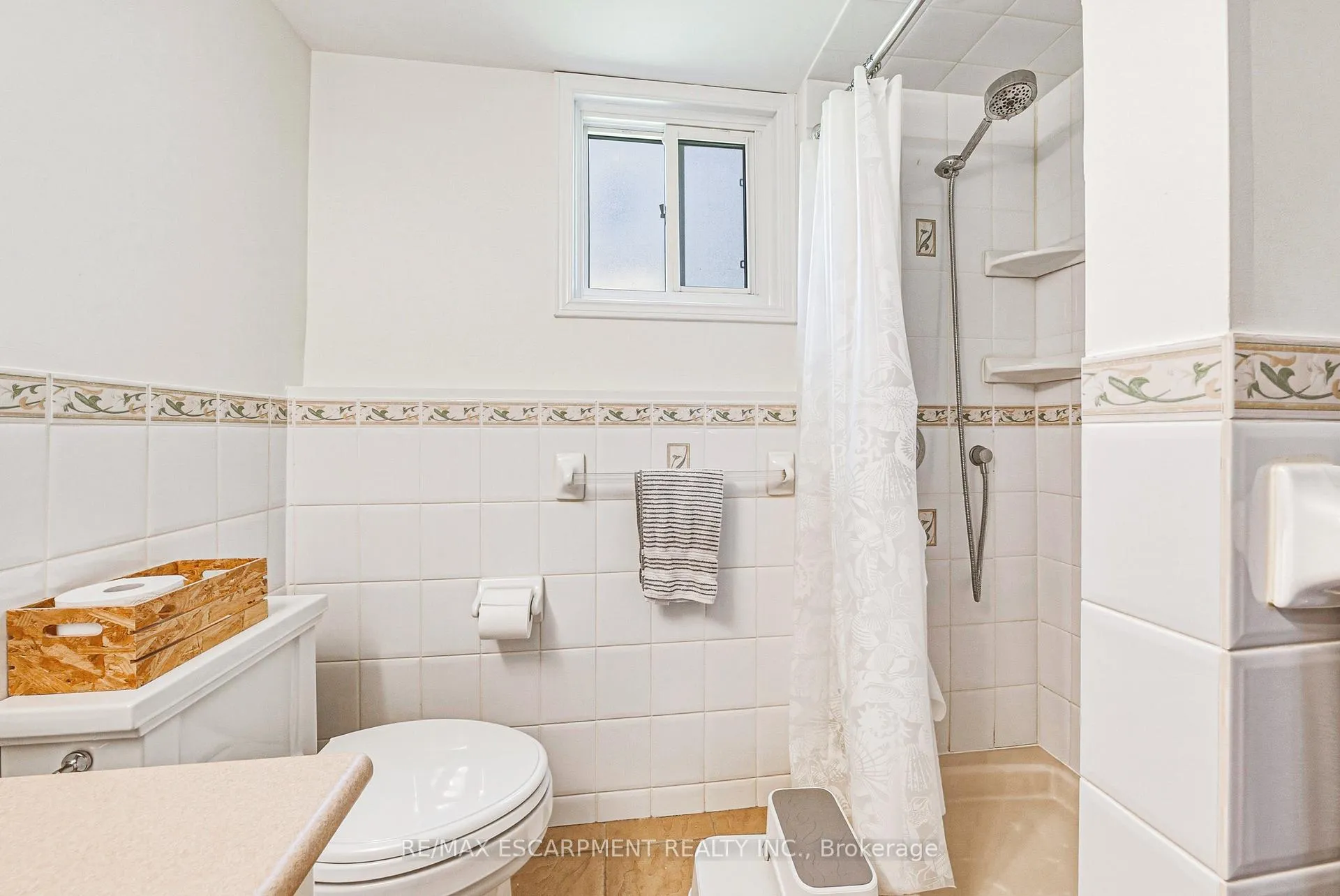 Photo 23 of 32 Ainsworth Street, Hamilton, Stoney Creek Mountain — HOMEH
