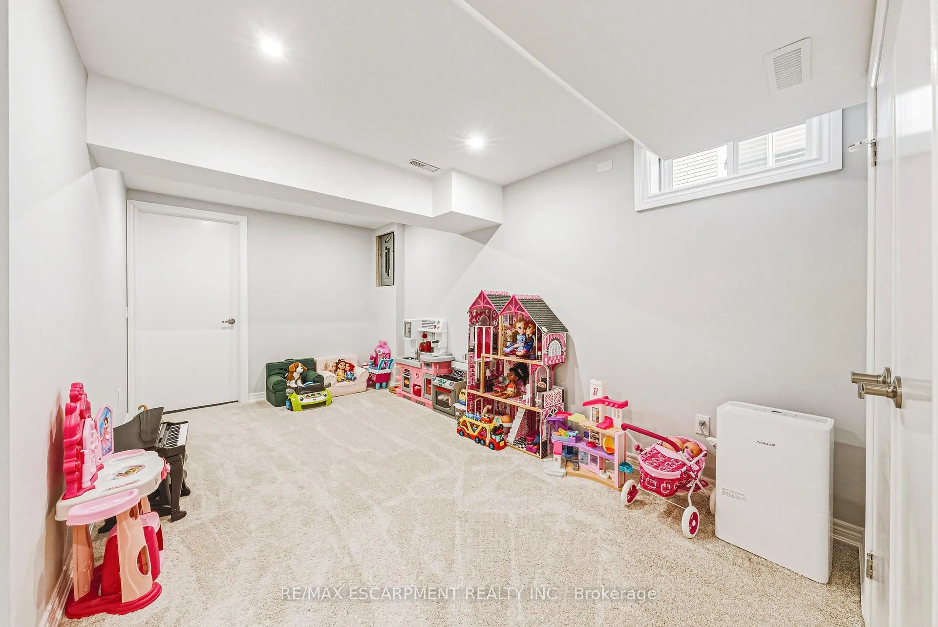 Photo 24 of 32 Ainsworth Street, Hamilton, Stoney Creek Mountain — HOMEH