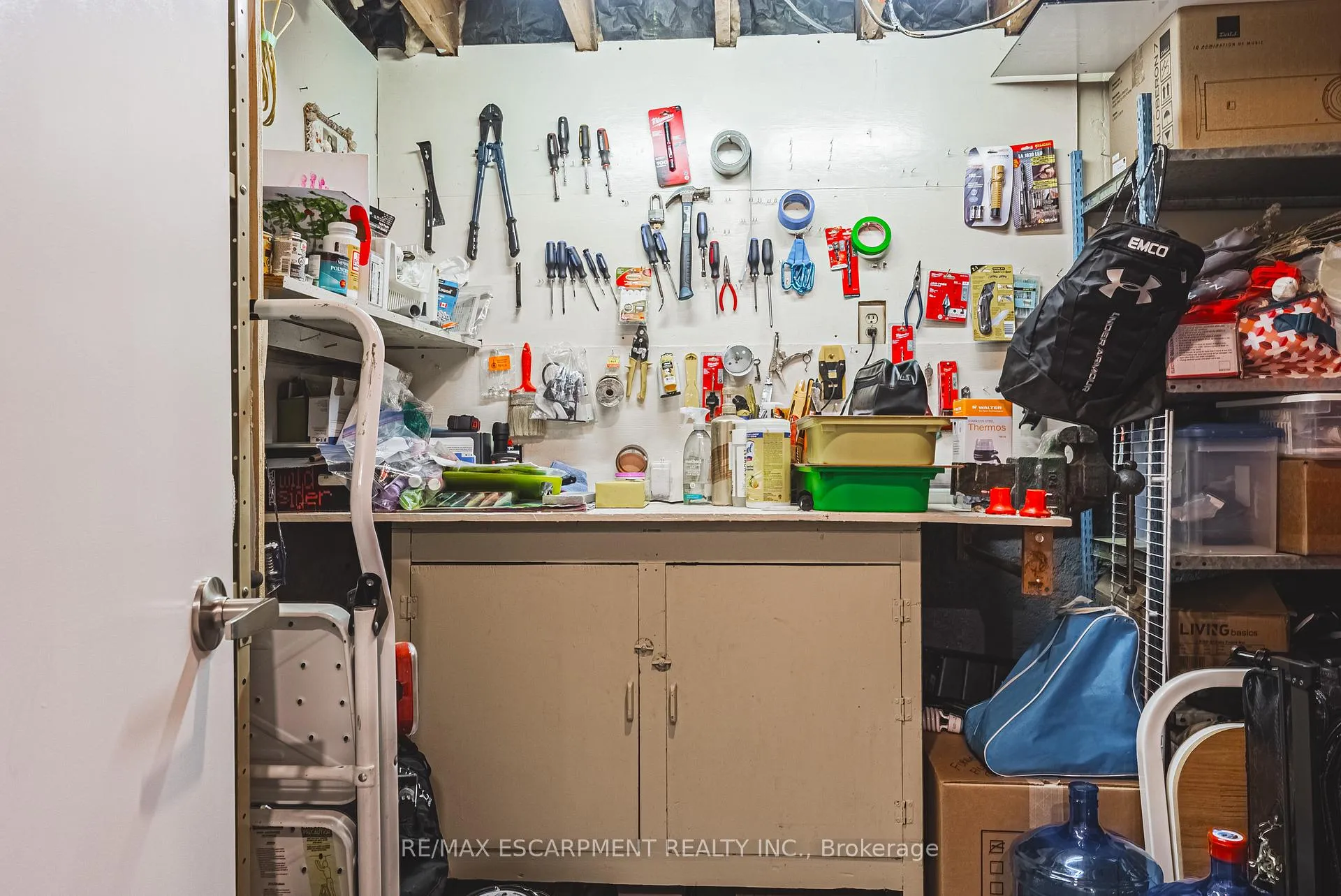 Photo 25 of 32 Ainsworth Street, Hamilton, Stoney Creek Mountain — HOMEH