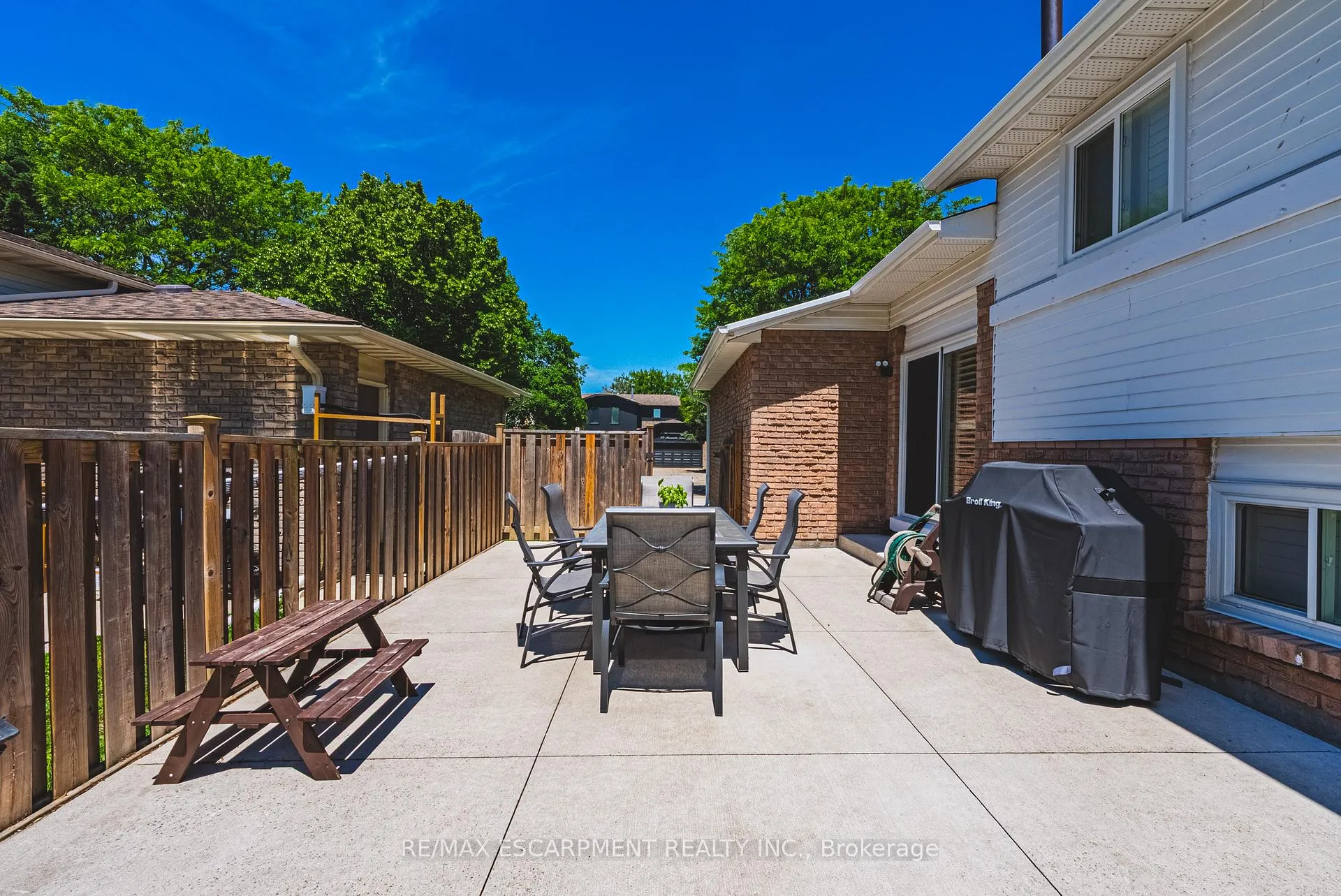 Photo 27 of 32 Ainsworth Street, Hamilton, Stoney Creek Mountain — HOMEH