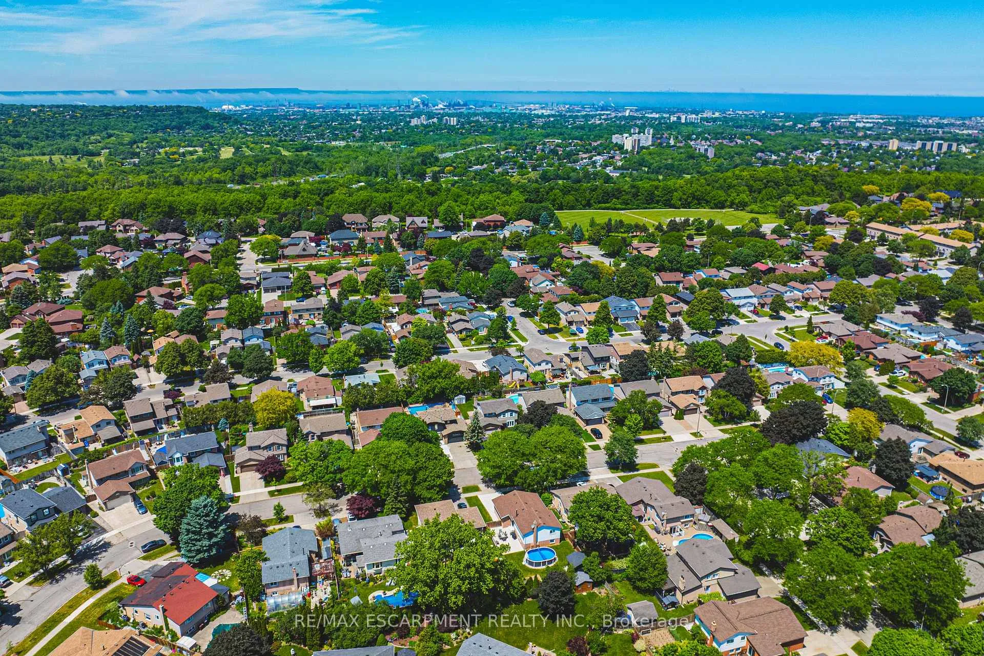 Photo 33 of 32 Ainsworth Street, Hamilton, Stoney Creek Mountain — HOMEH