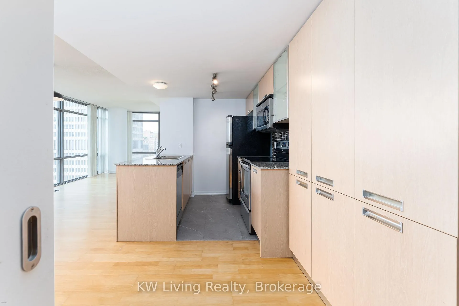 Front of Unit 1603, 37 Grosvenor Street