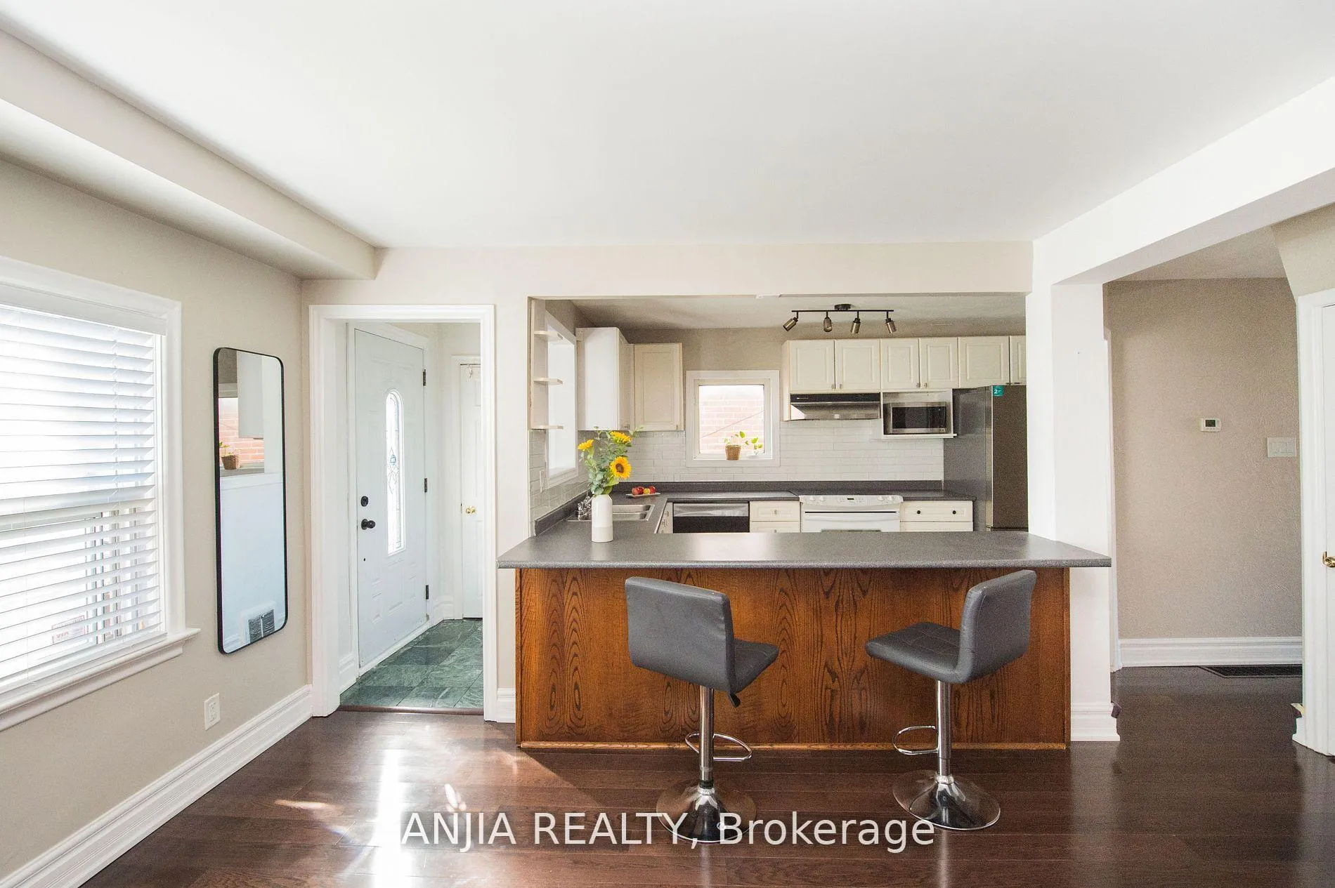 Photo 5 of 76 Adair Road, Toronto, O'Connor-Parkview — HOMEH