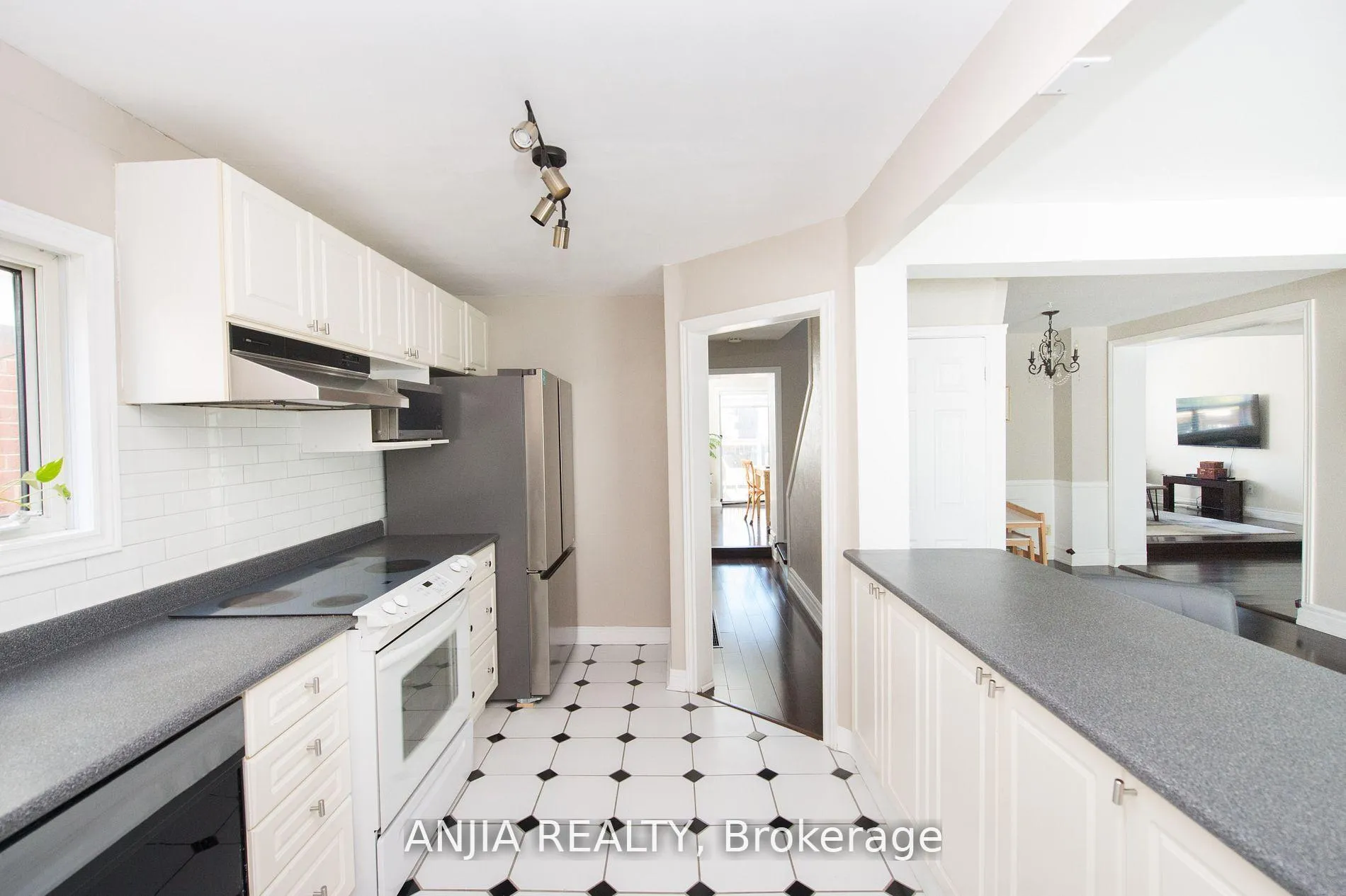 Photo 8 of 76 Adair Road, Toronto, O'Connor-Parkview — HOMEH