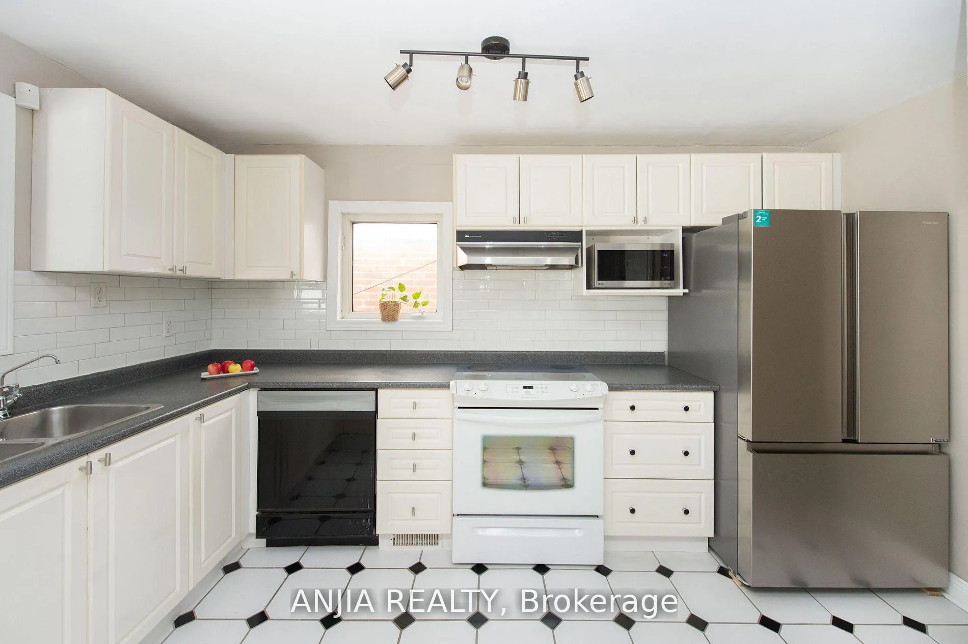 Photo 9 of 76 Adair Road, Toronto, O'Connor-Parkview — HOMEH