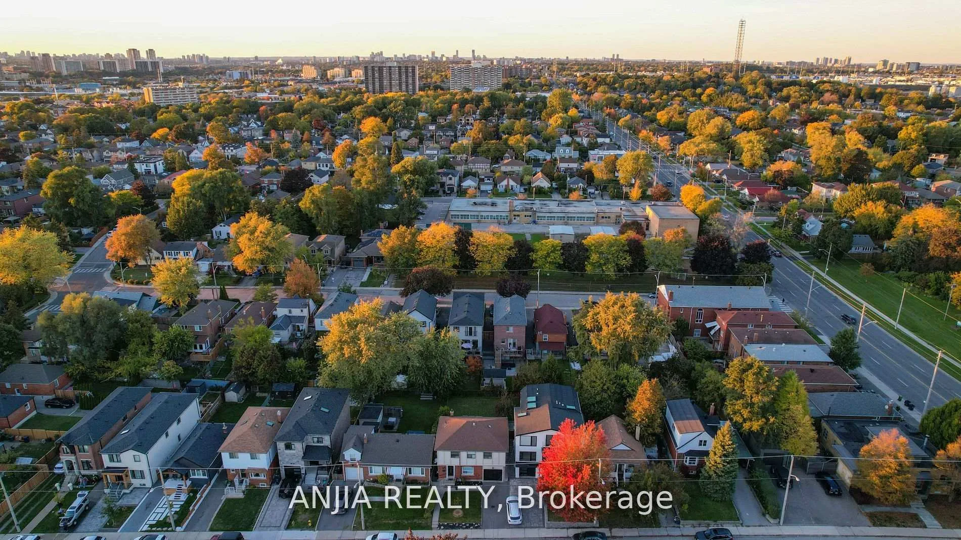 Photo 39 of 76 Adair Road, Toronto, O'Connor-Parkview — HOMEH