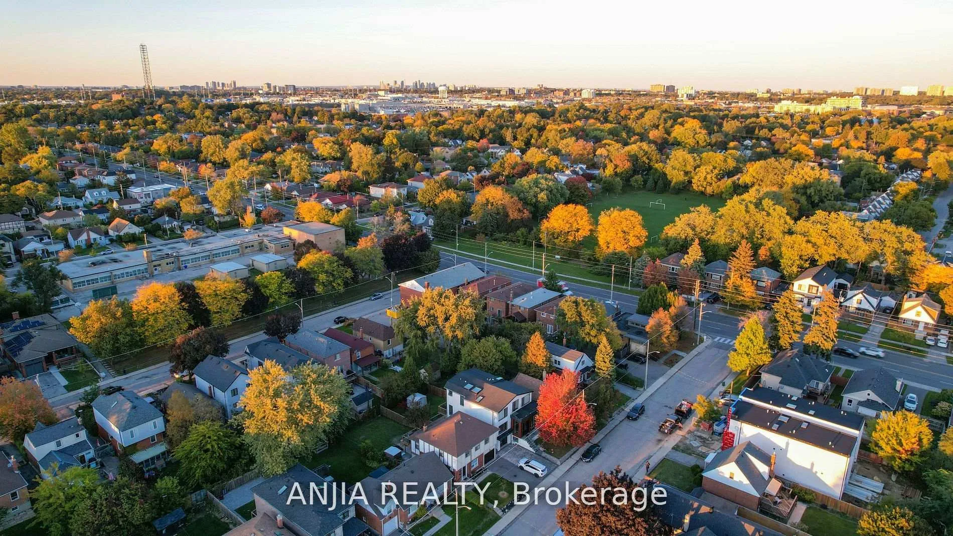 Photo 40 of 76 Adair Road, Toronto, O'Connor-Parkview — HOMEH