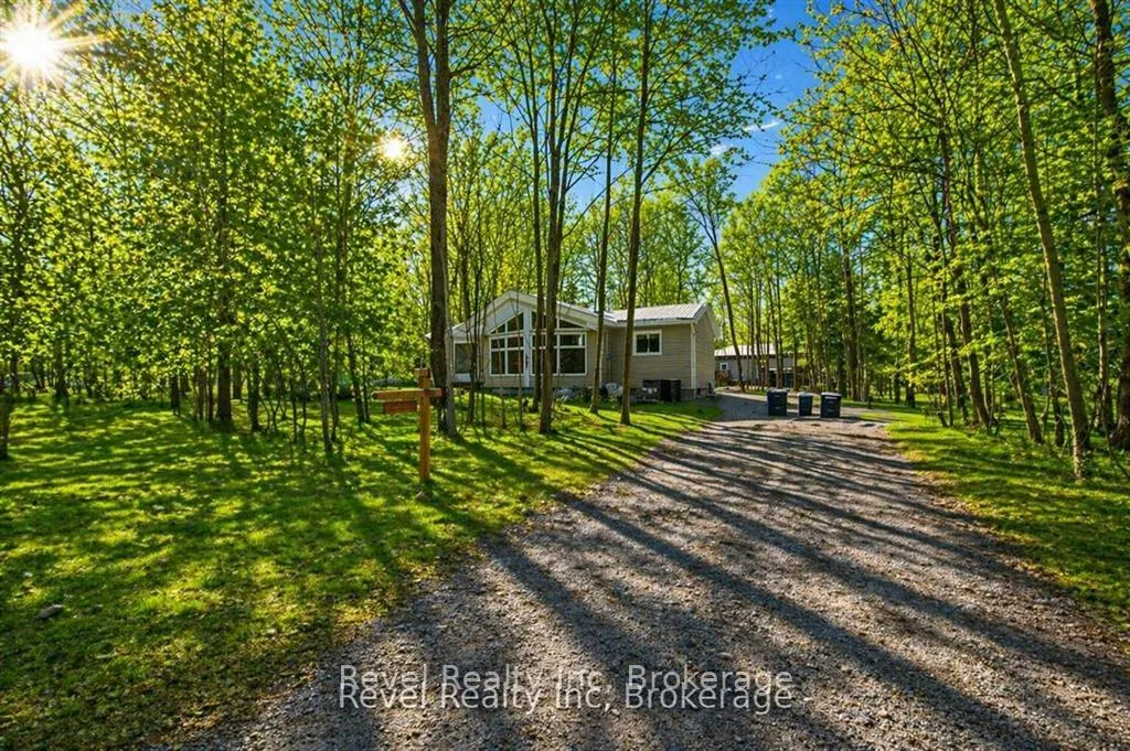 Photo 1 of 8 Manitou Crescent, Tiny, Rural Tiny — HOMEH