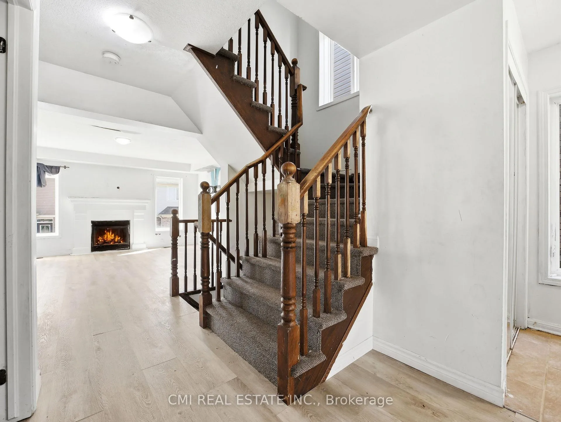 Photo 7 of 155 Fletcher Circle, Cambridge, Silver Heights — HOMEH