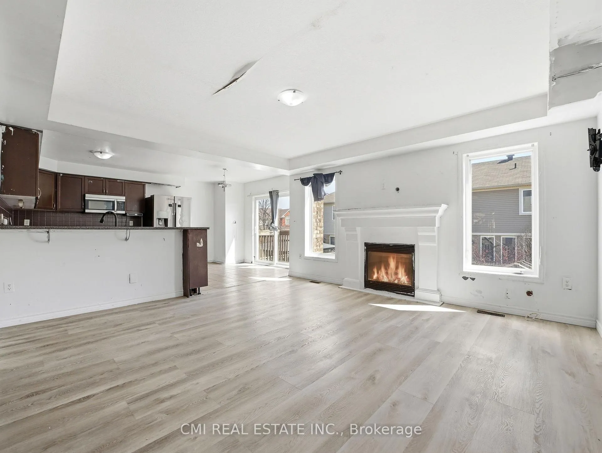 Photo 10 of 155 Fletcher Circle, Cambridge, Silver Heights — HOMEH