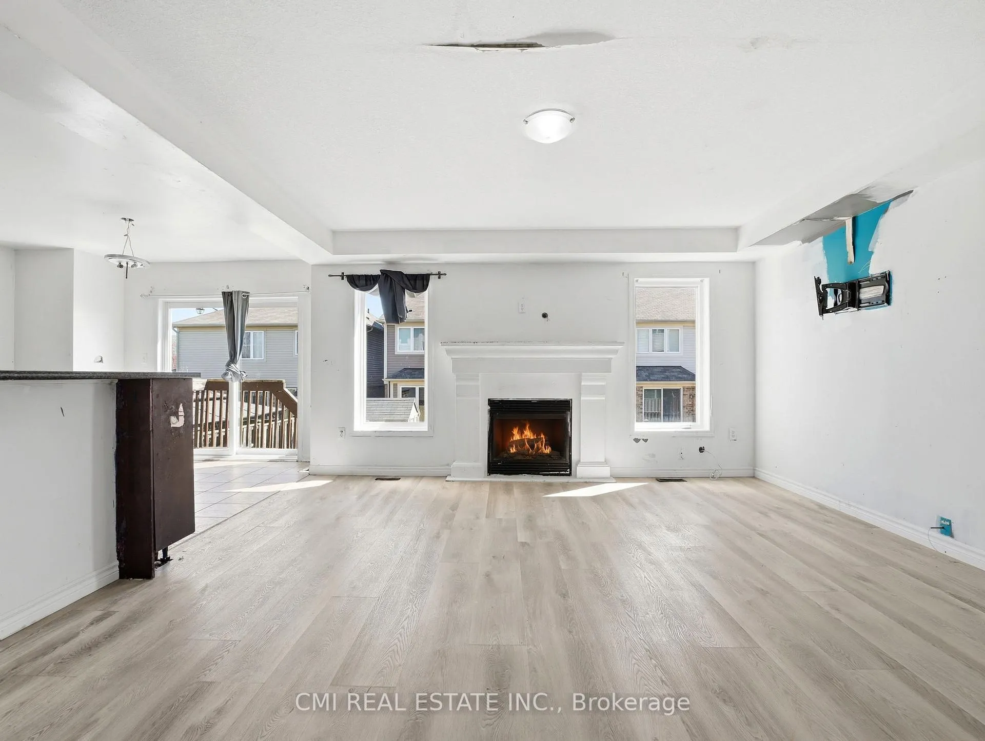 Photo 12 of 155 Fletcher Circle, Cambridge, Silver Heights — HOMEH