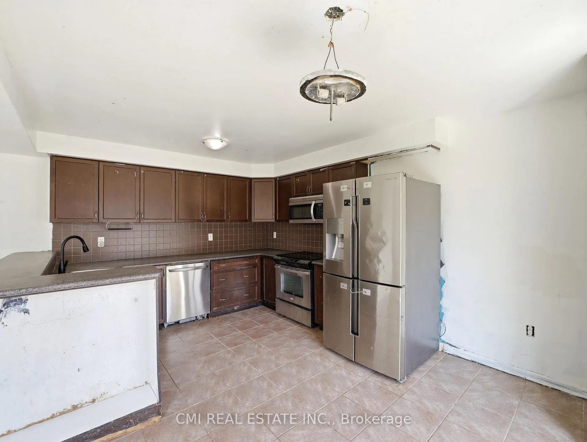 Photo 13 of 155 Fletcher Circle, Cambridge, Silver Heights — HOMEH