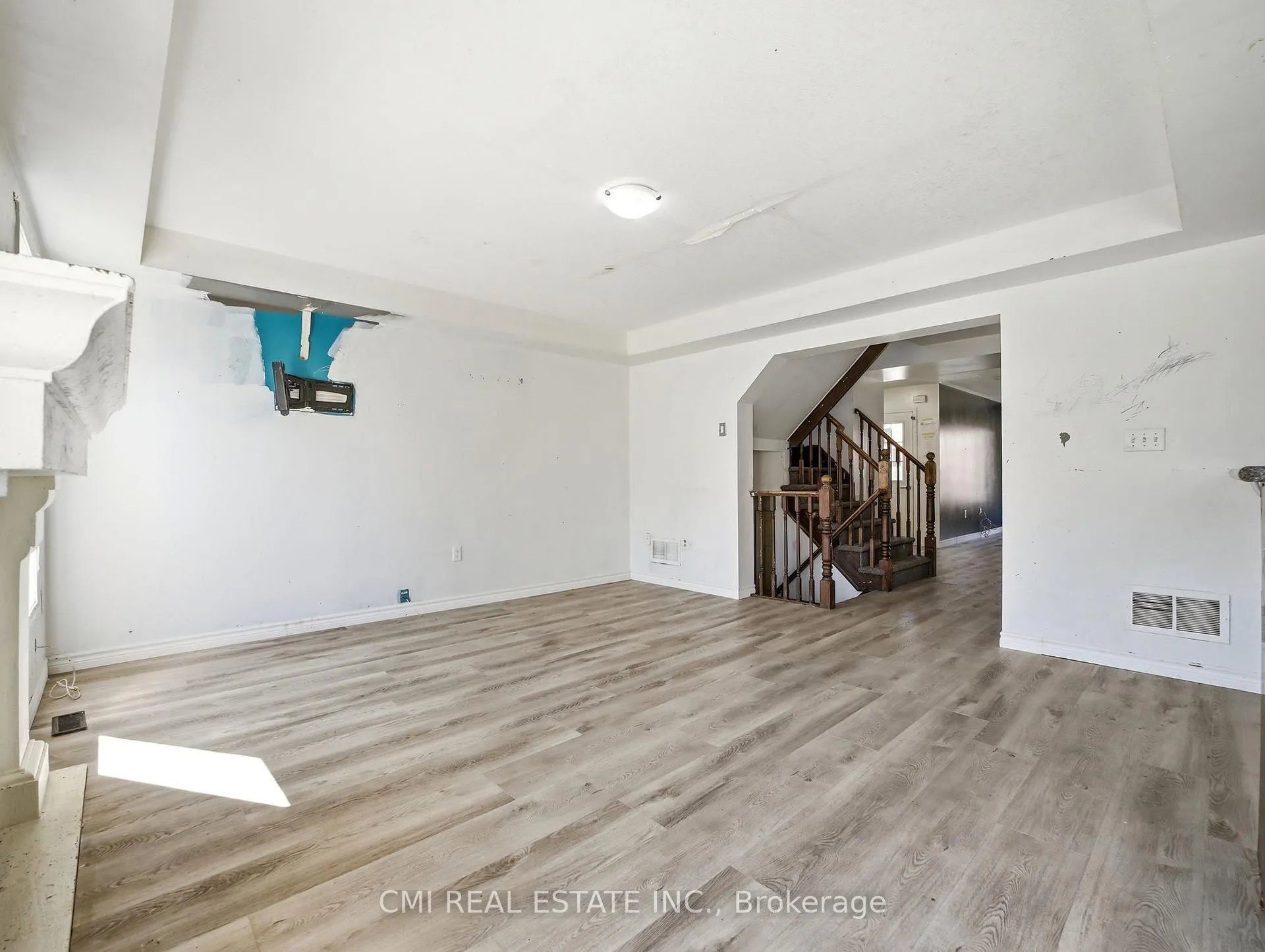 Photo 32 of 155 Fletcher Circle, Cambridge, Silver Heights — HOMEH