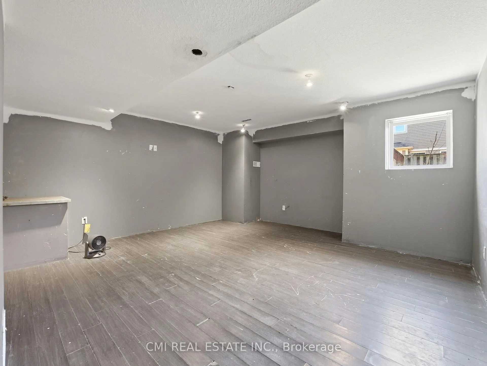 Photo 34 of 155 Fletcher Circle, Cambridge, Silver Heights — HOMEH