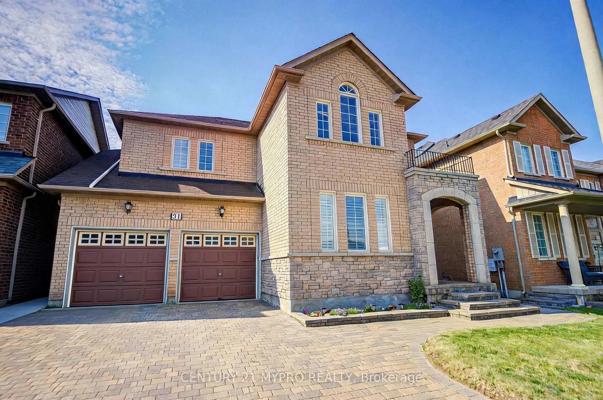 Photo 2 of 31 Starhill Crescent, Markham, Cachet — HOMEH