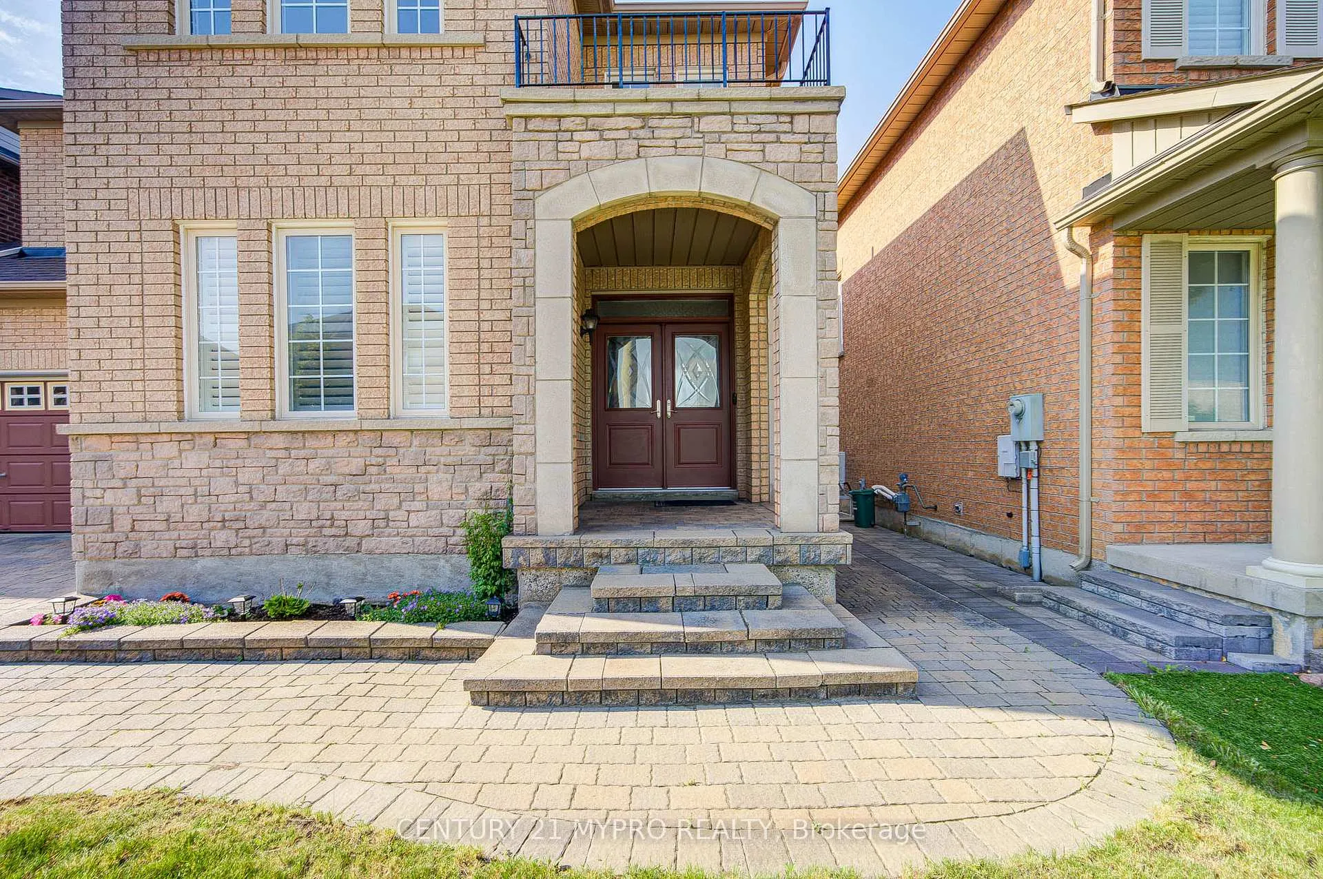 Photo 3 of 31 Starhill Crescent, Markham, Cachet — HOMEH