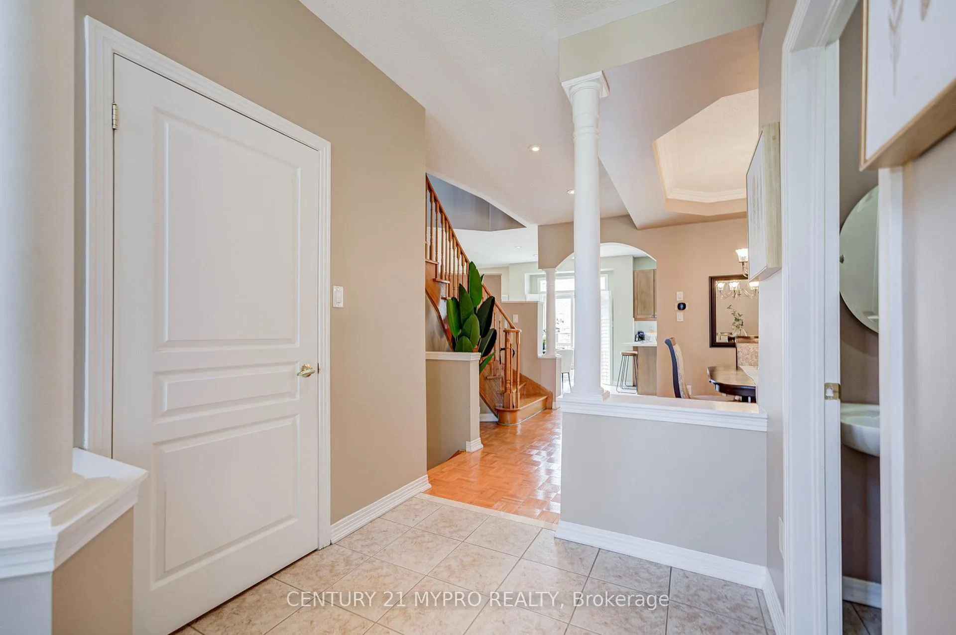Photo 6 of 31 Starhill Crescent, Markham, Cachet — HOMEH