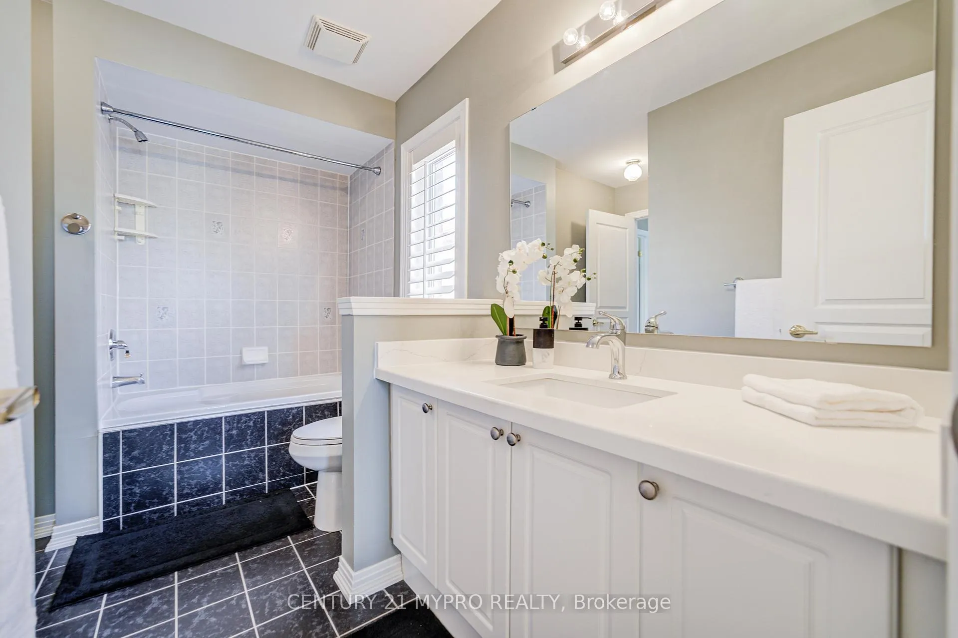 Photo 28 of 31 Starhill Crescent, Markham, Cachet — HOMEH