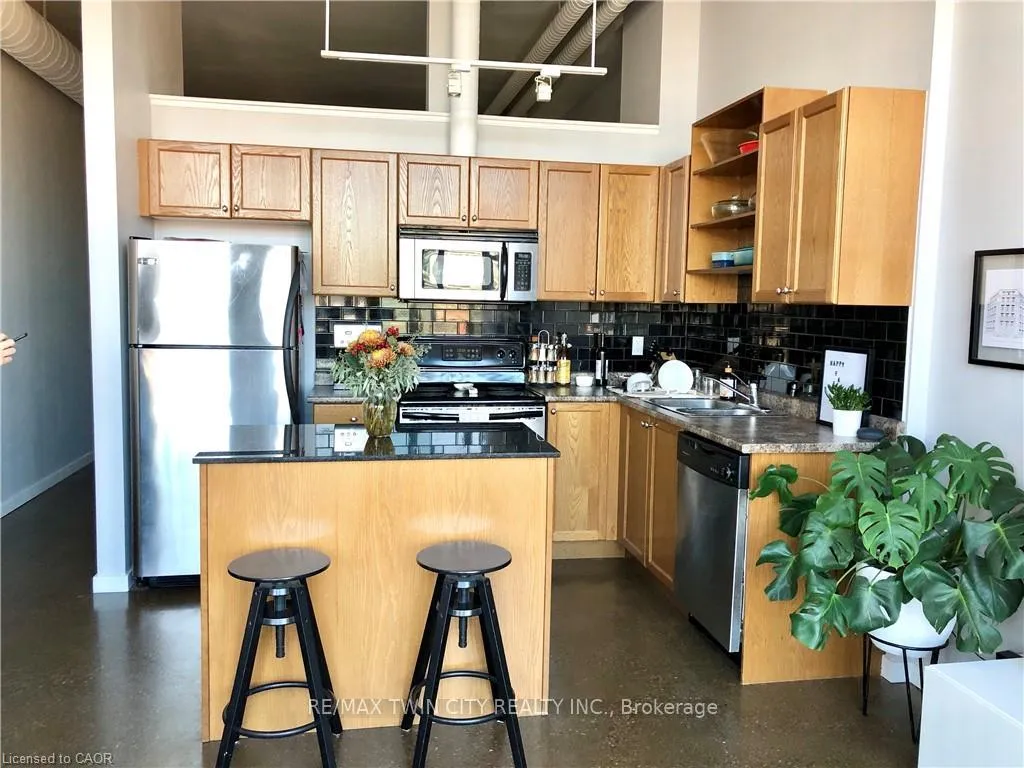 Photo 4 of Unit 604, 404 King Street W, Kitchener, City Commercial Core — HOMEH