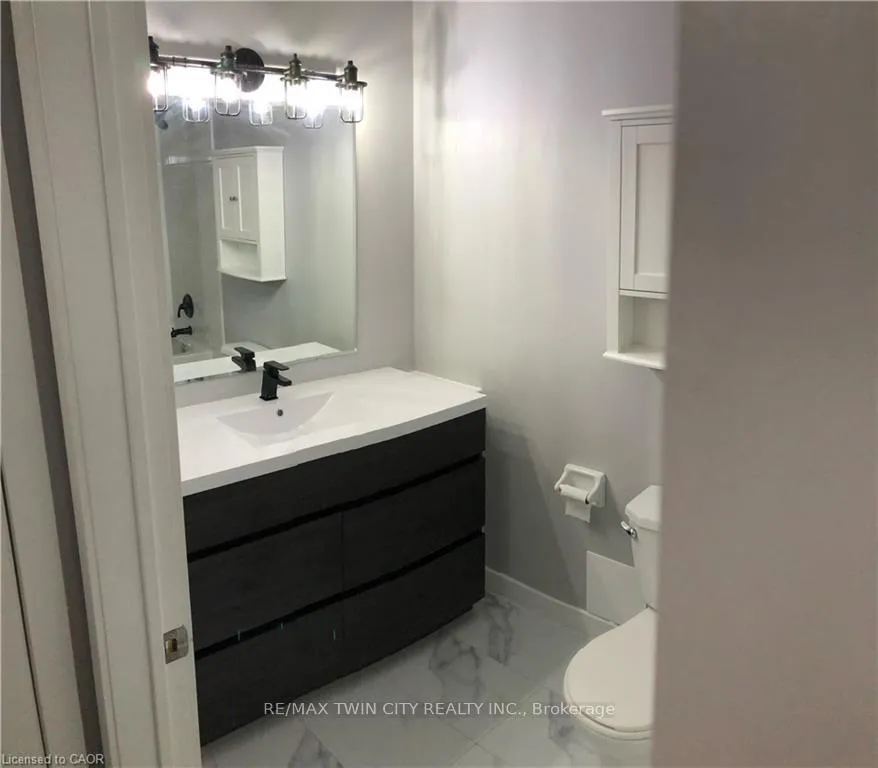 Photo 8 of Unit 604, 404 King Street W, Kitchener, City Commercial Core — HOMEH