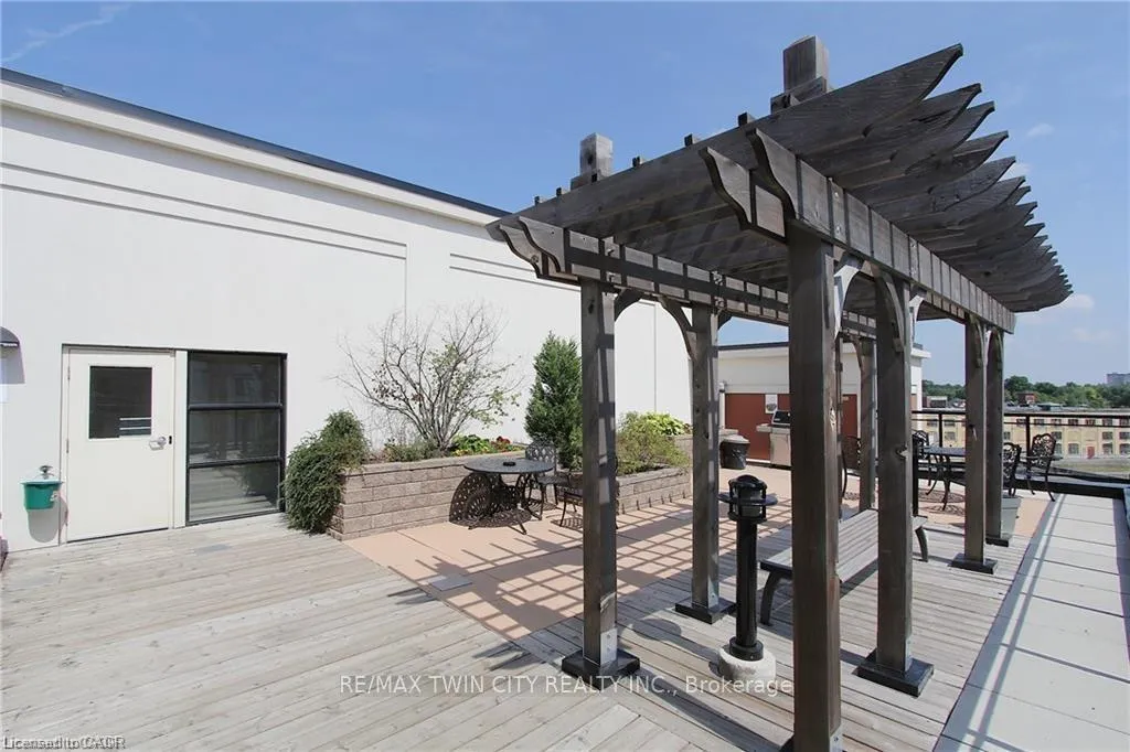 Photo 18 of Unit 604, 404 King Street W, Kitchener, City Commercial Core — HOMEH