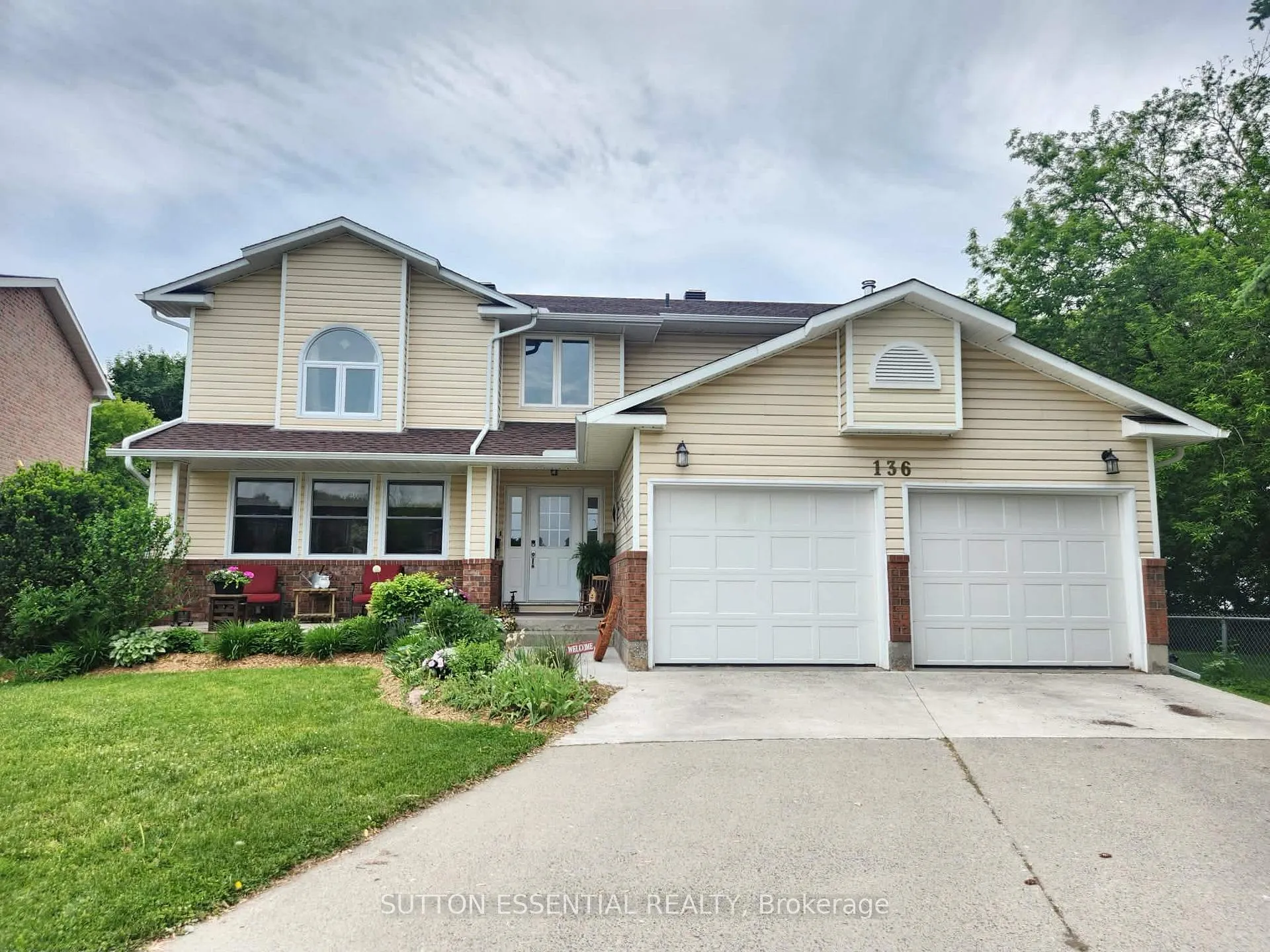 Photo 1 of 136 Margaret Place, Brockville — HOMEH