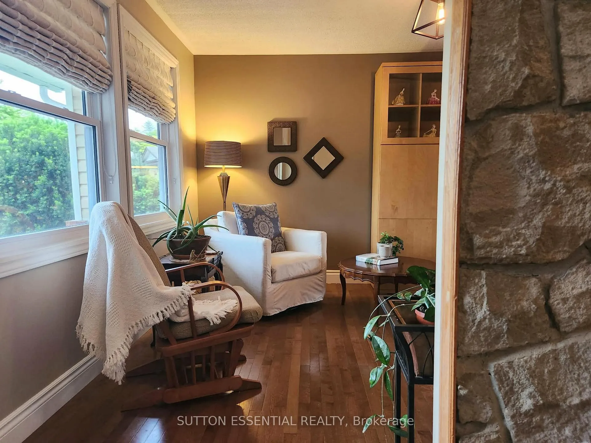 Photo 5 of 136 Margaret Place, Brockville — HOMEH