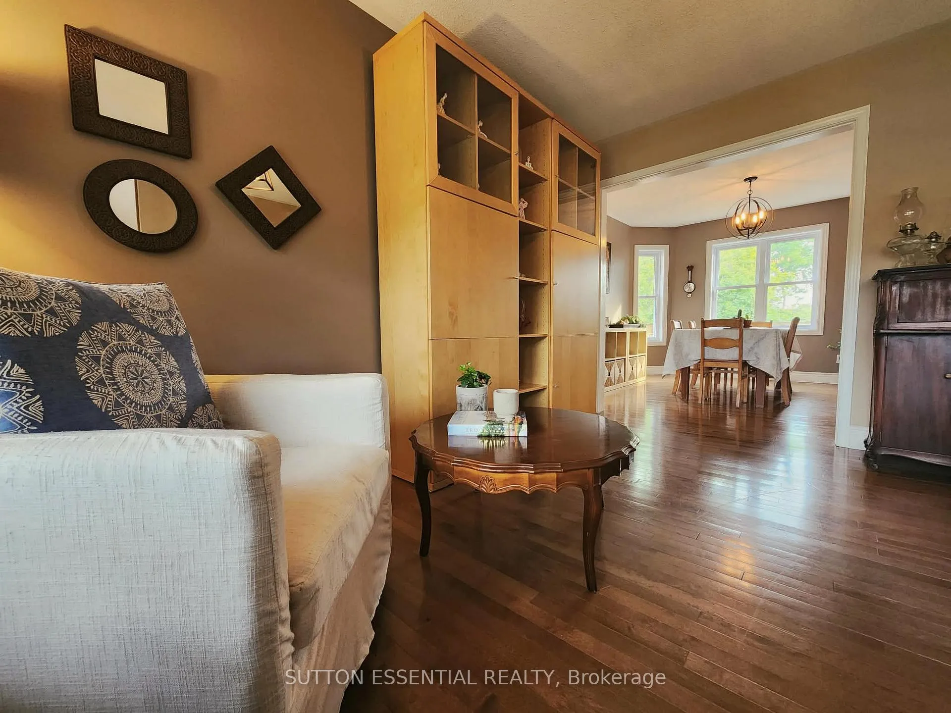 Photo 8 of 136 Margaret Place, Brockville — HOMEH